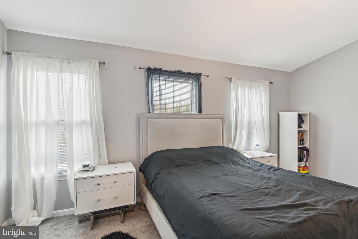 PRINCETON SQUARE - Residential