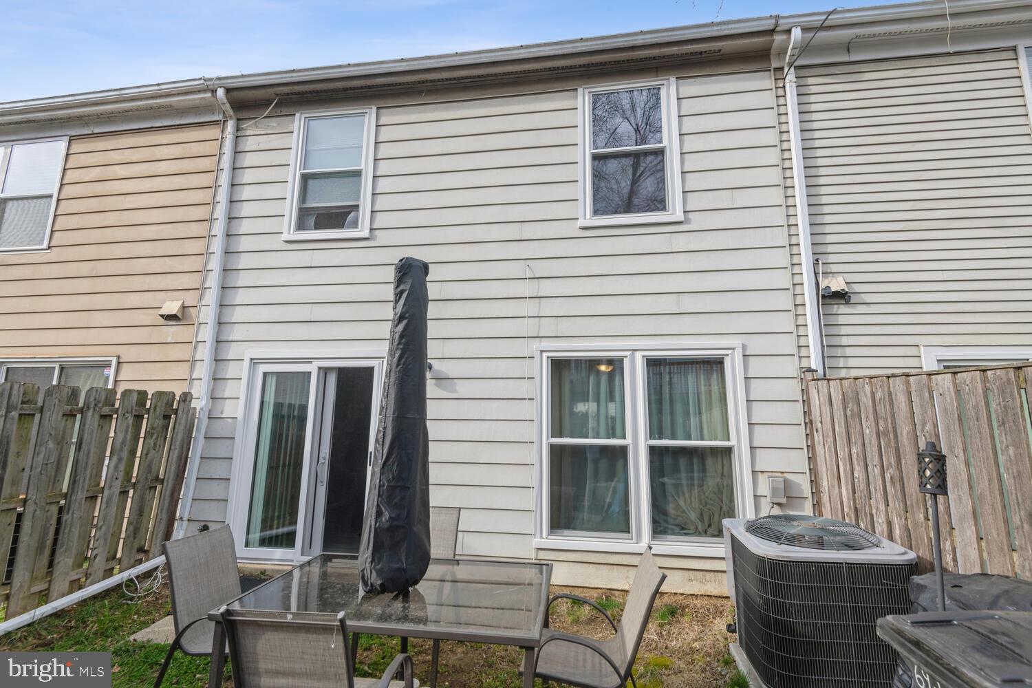 PRINCETON SQUARE - Residential