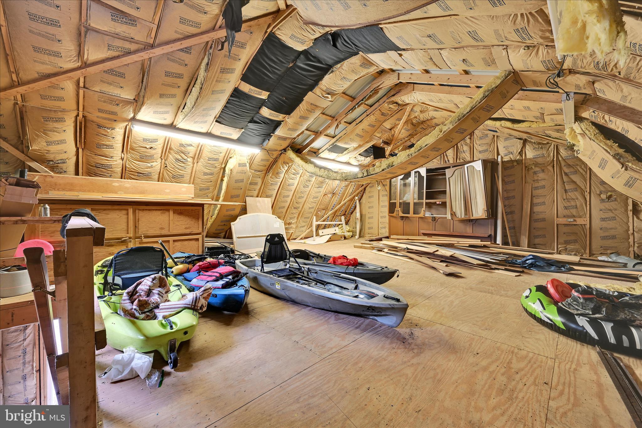 2460 GRANDVIEW AVENUE