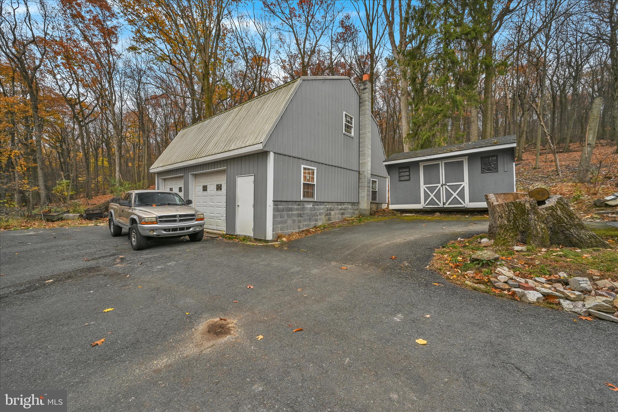 2460 GRANDVIEW AVENUE