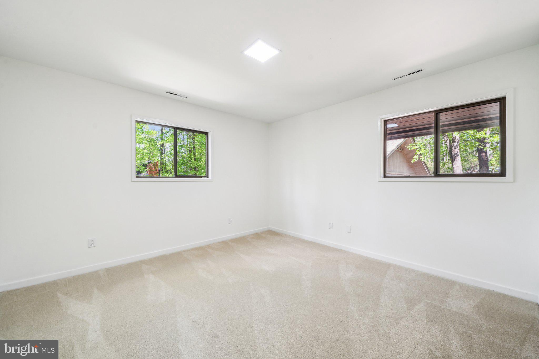 HUGUENOT FARMS - Residential