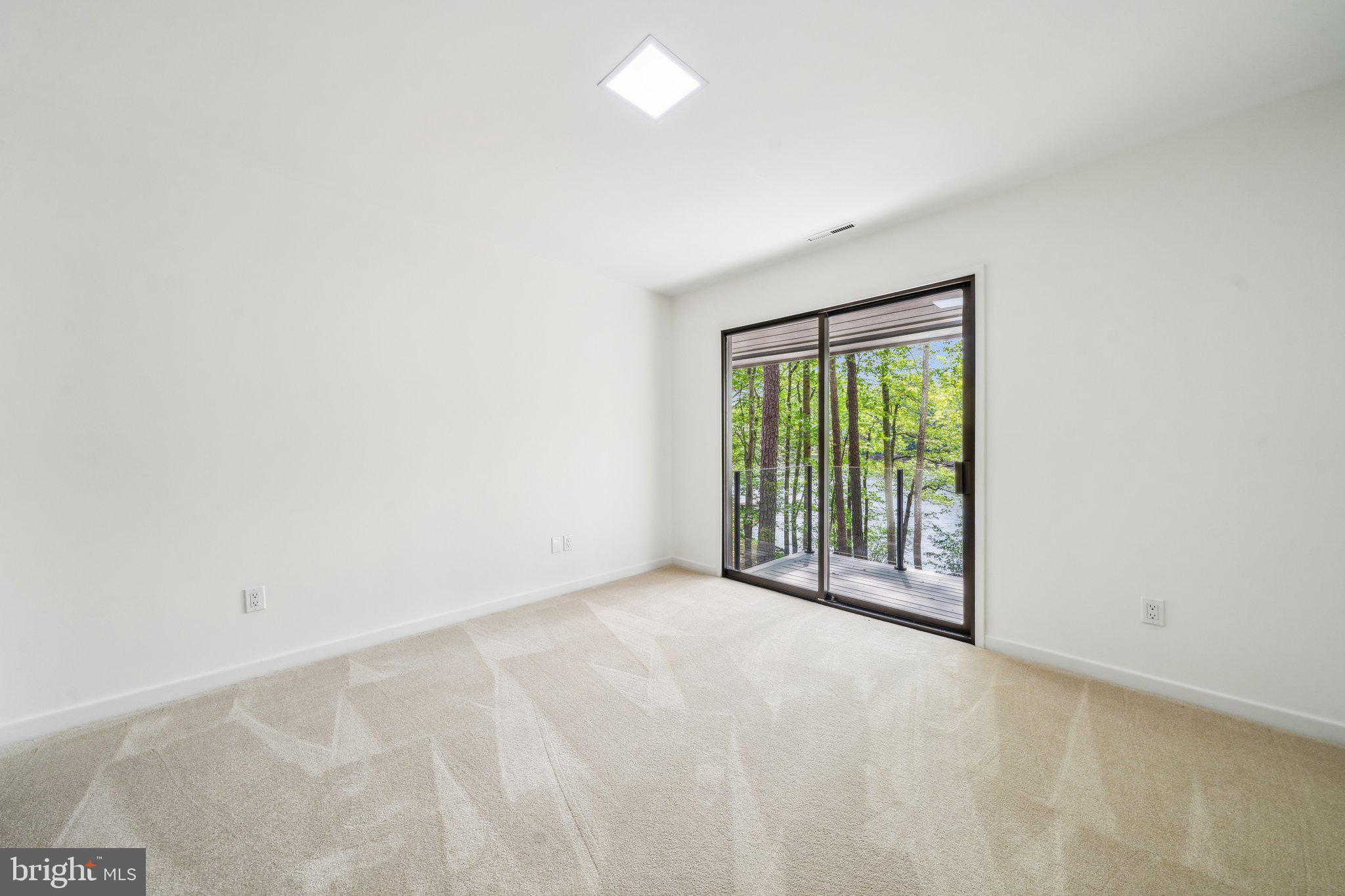 HUGUENOT FARMS - Residential