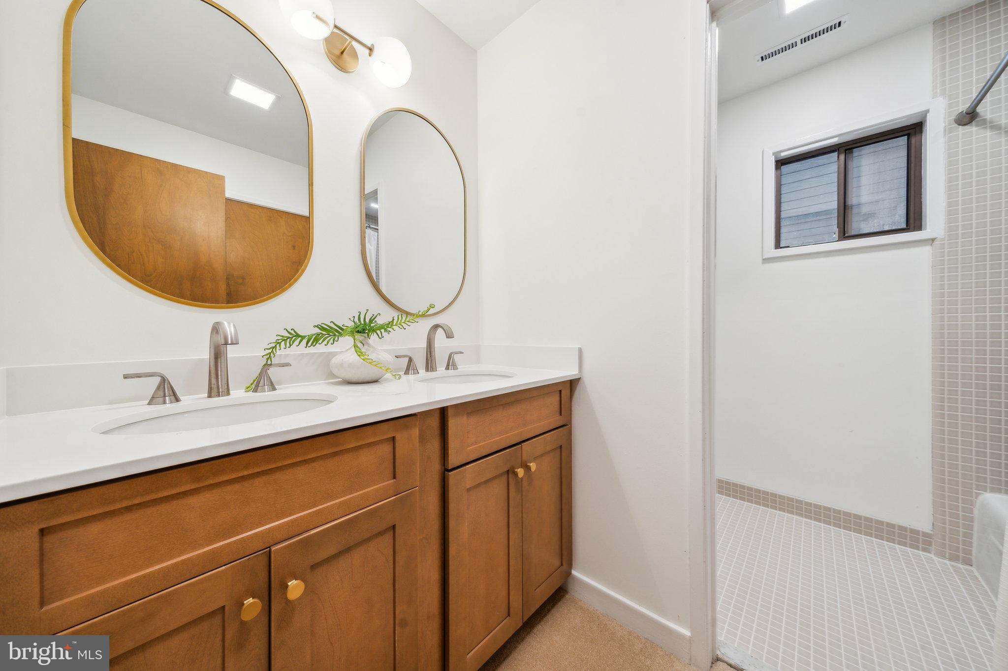 HUGUENOT FARMS - Residential