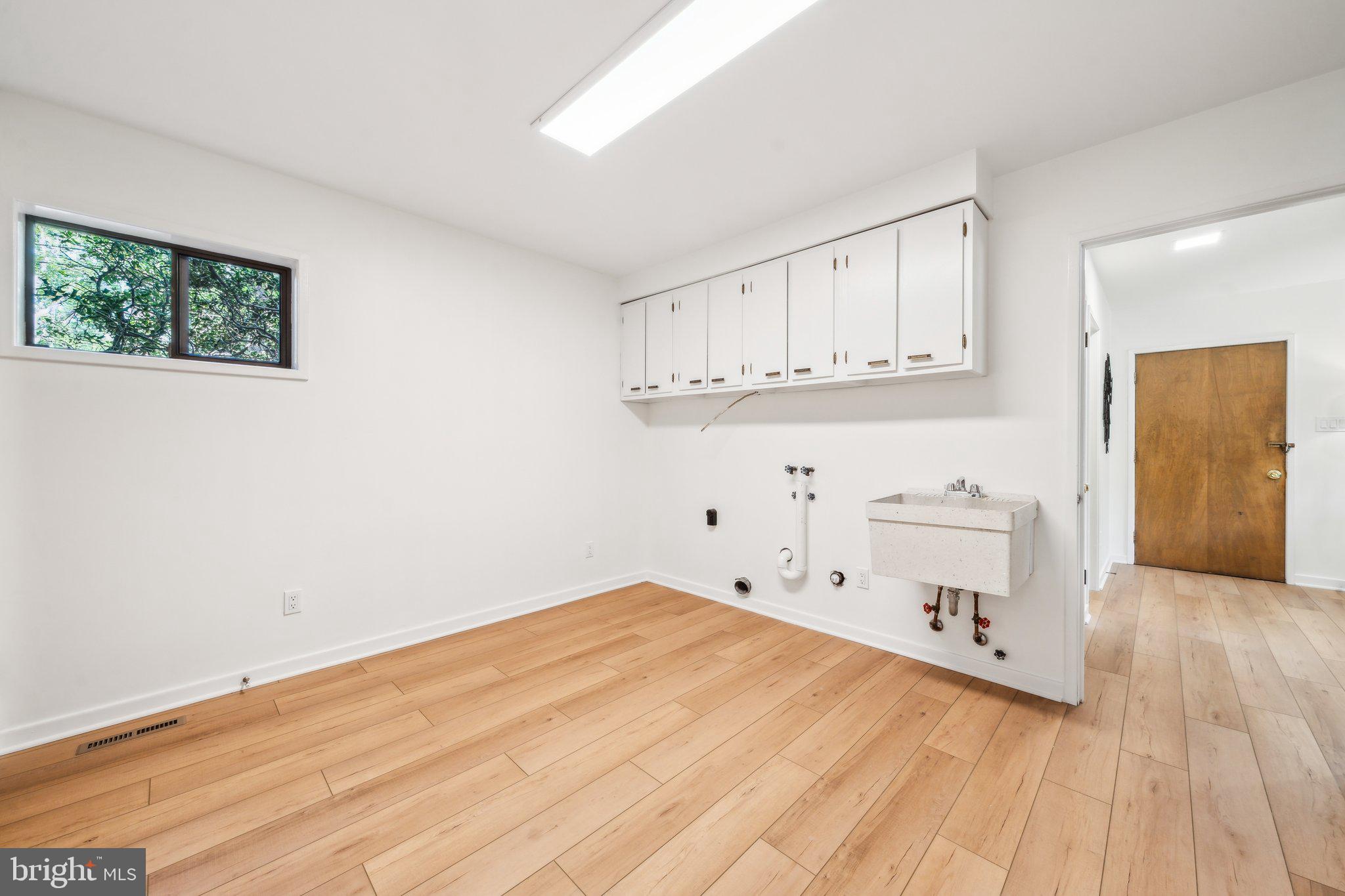 HUGUENOT FARMS - Residential