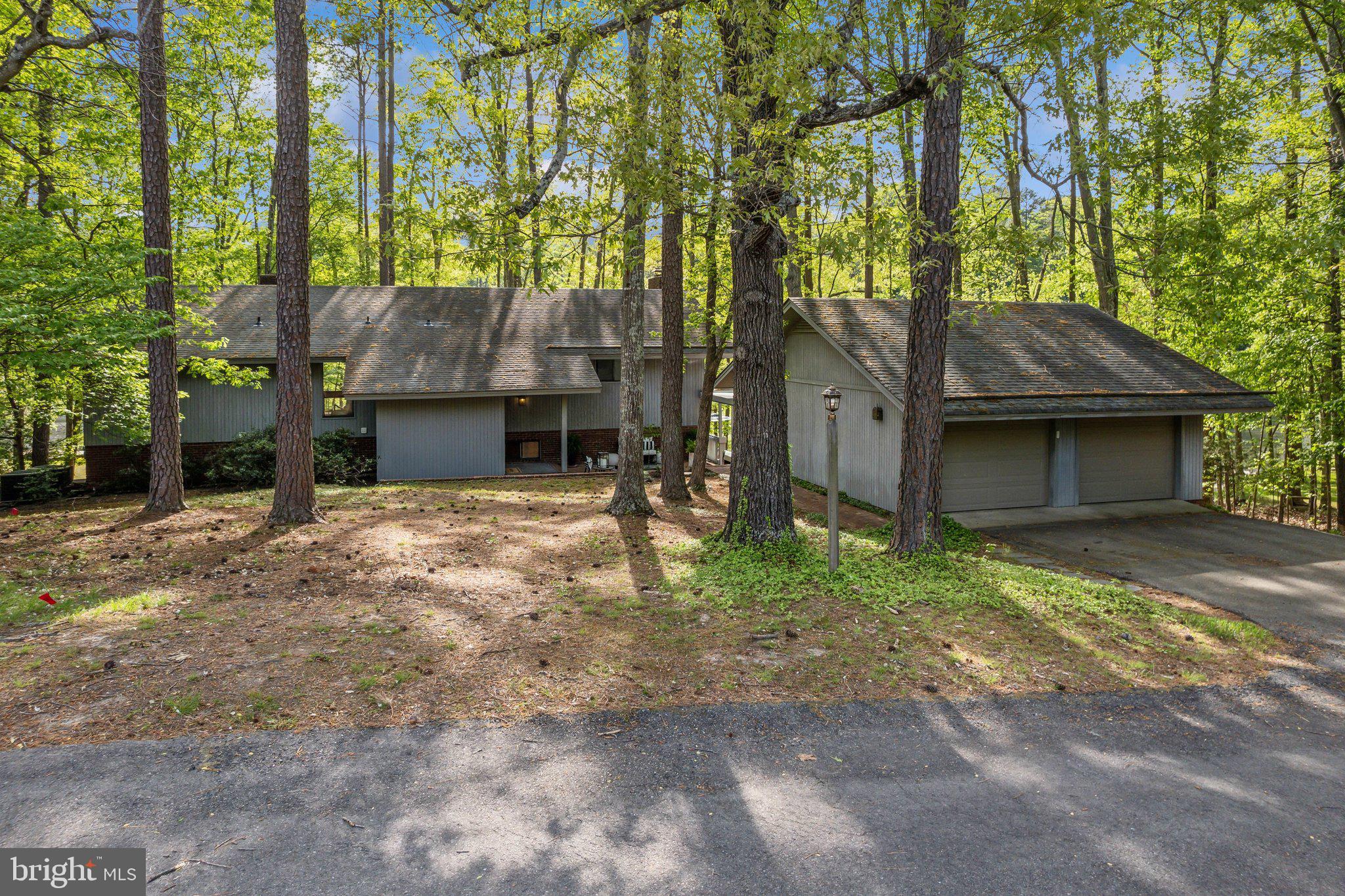 HUGUENOT FARMS - Residential