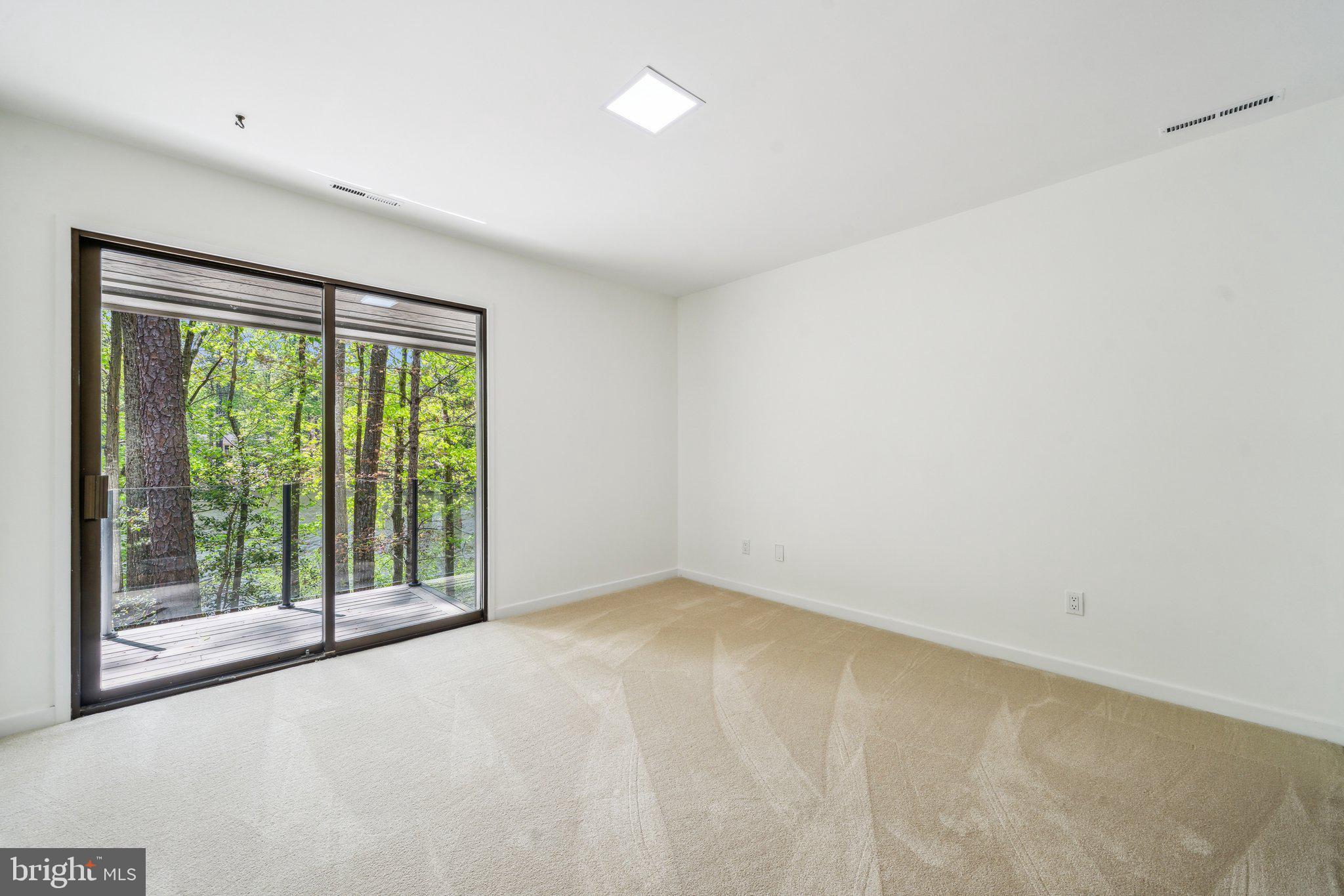 HUGUENOT FARMS - Residential