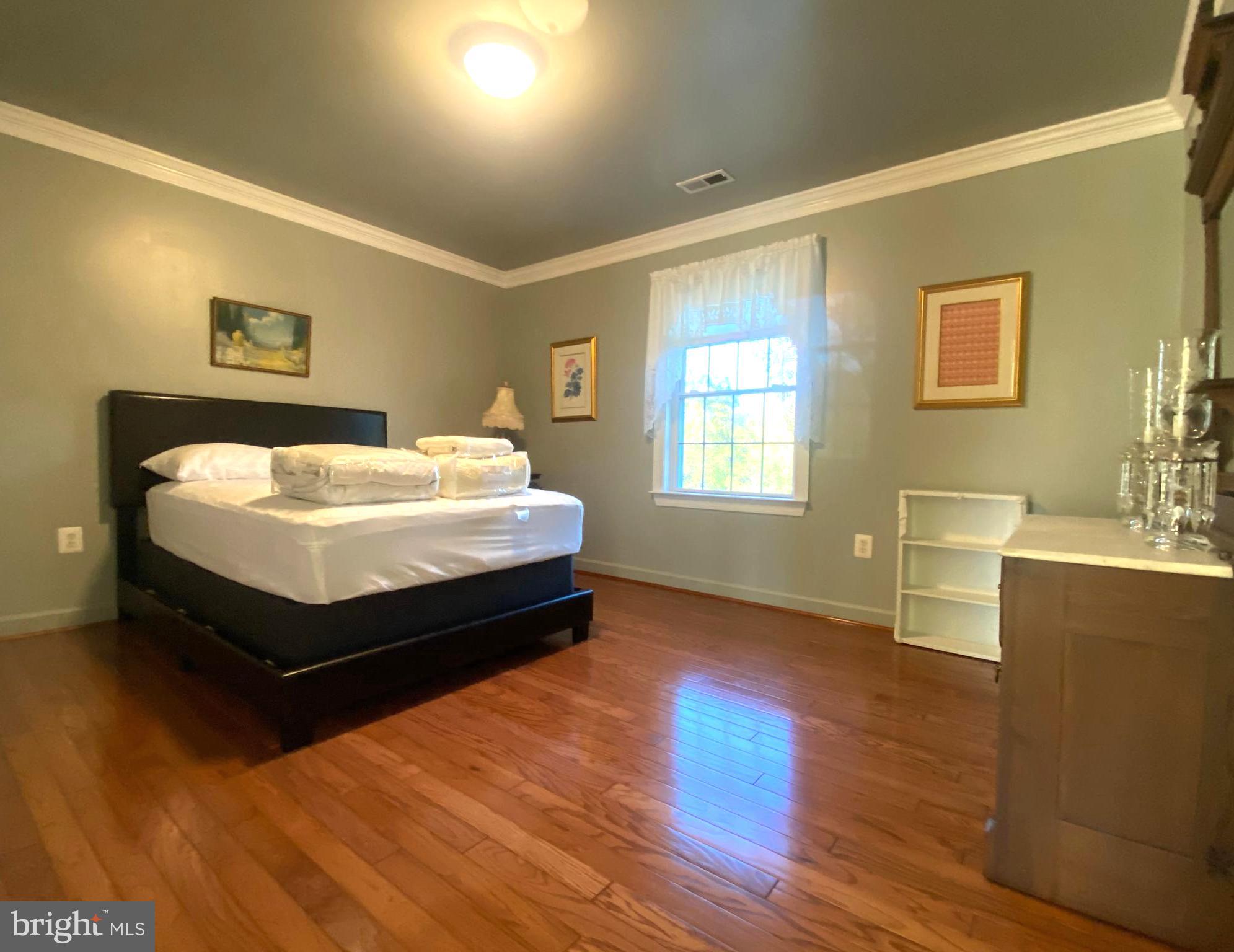 ERINBROOK - Residential Lease