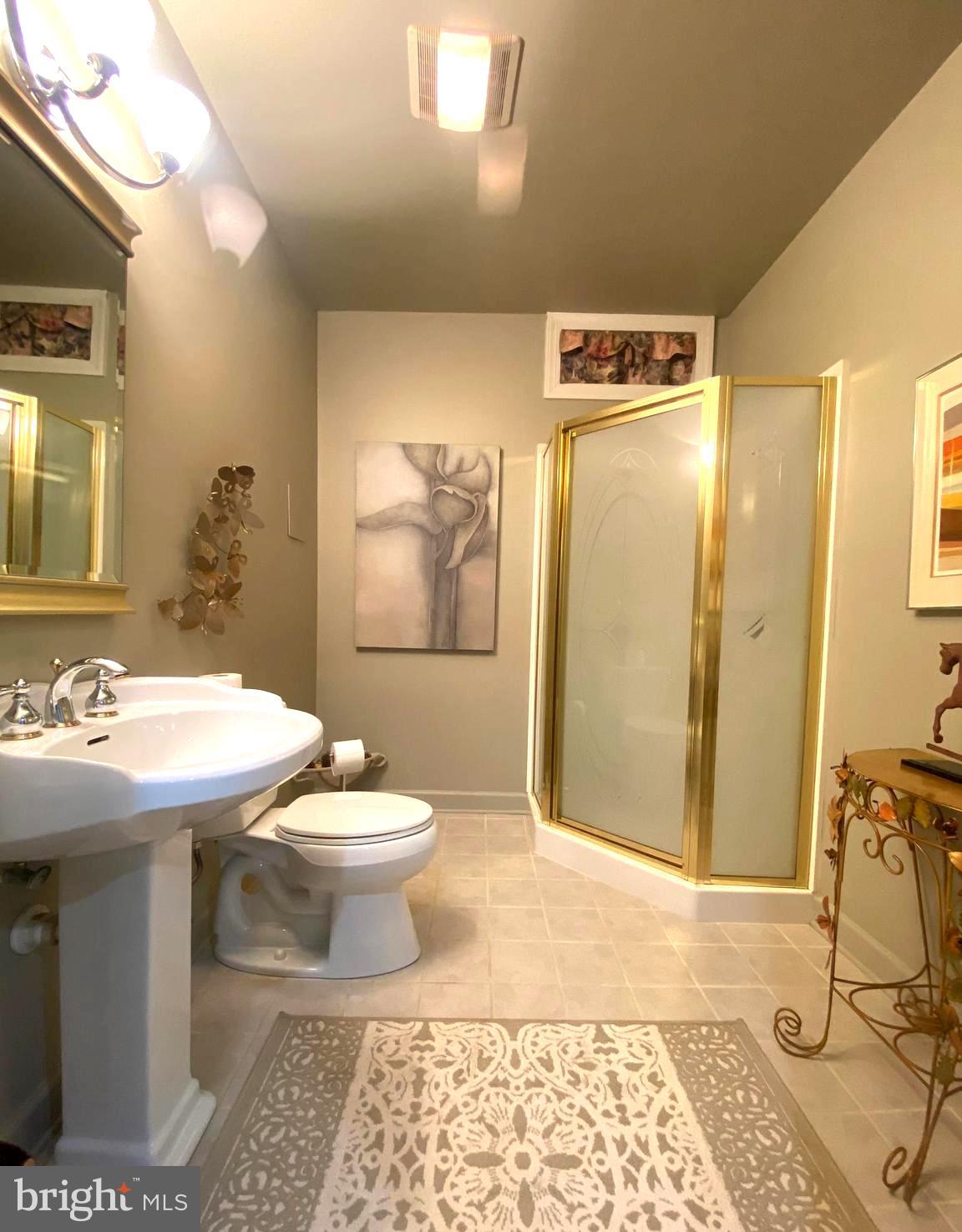 ERINBROOK - Residential Lease