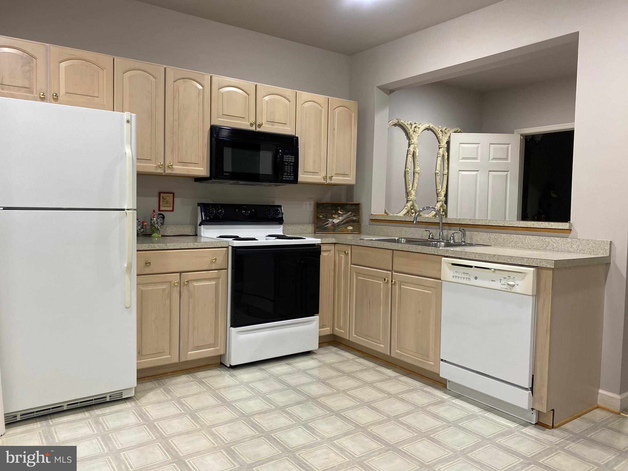 ERINBROOK - Residential Lease