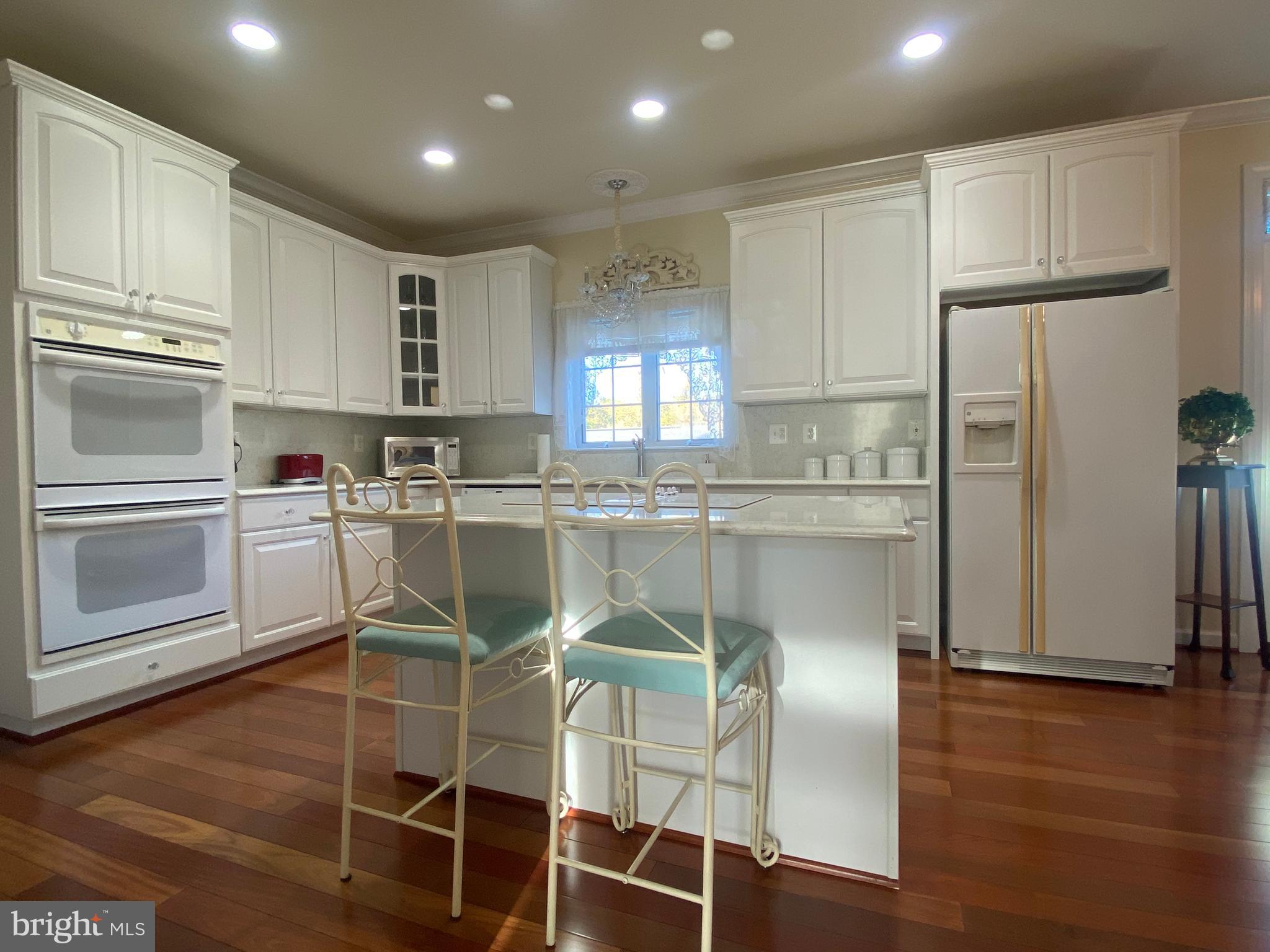 ERINBROOK - Residential Lease