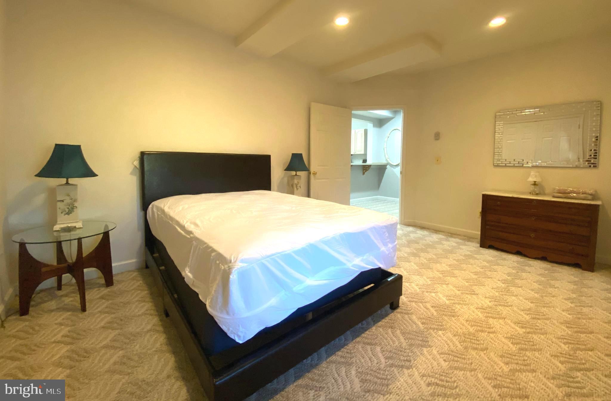 ERINBROOK - Residential Lease