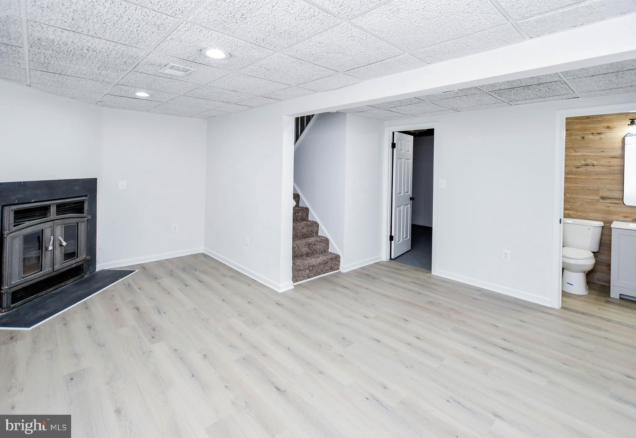 ASBURY WOODS - Residential