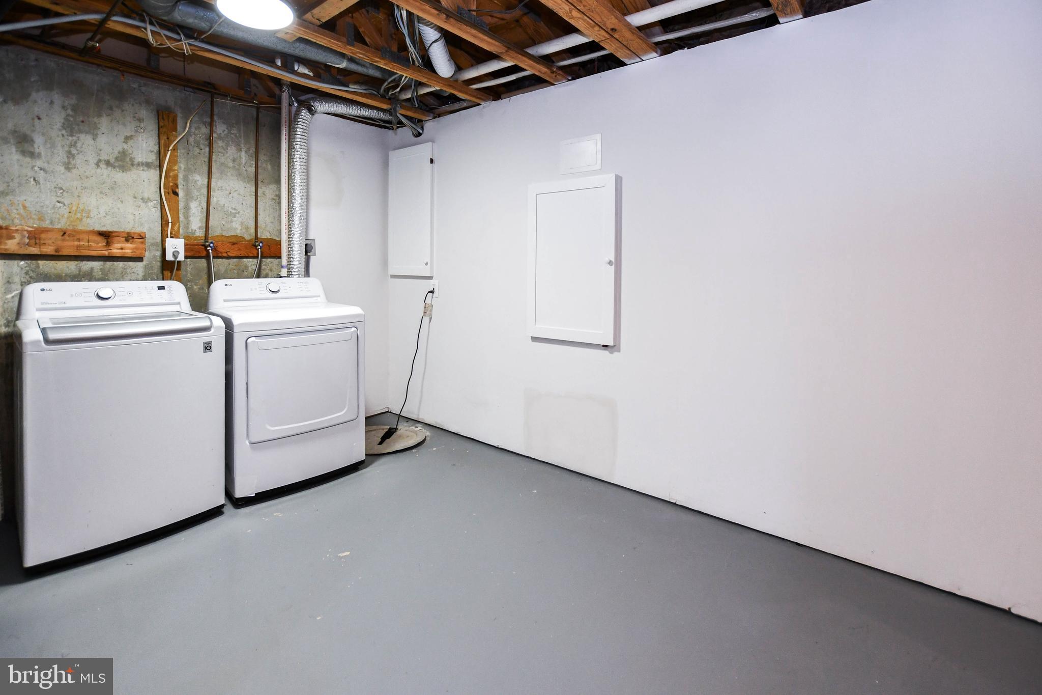 ASBURY WOODS - Residential