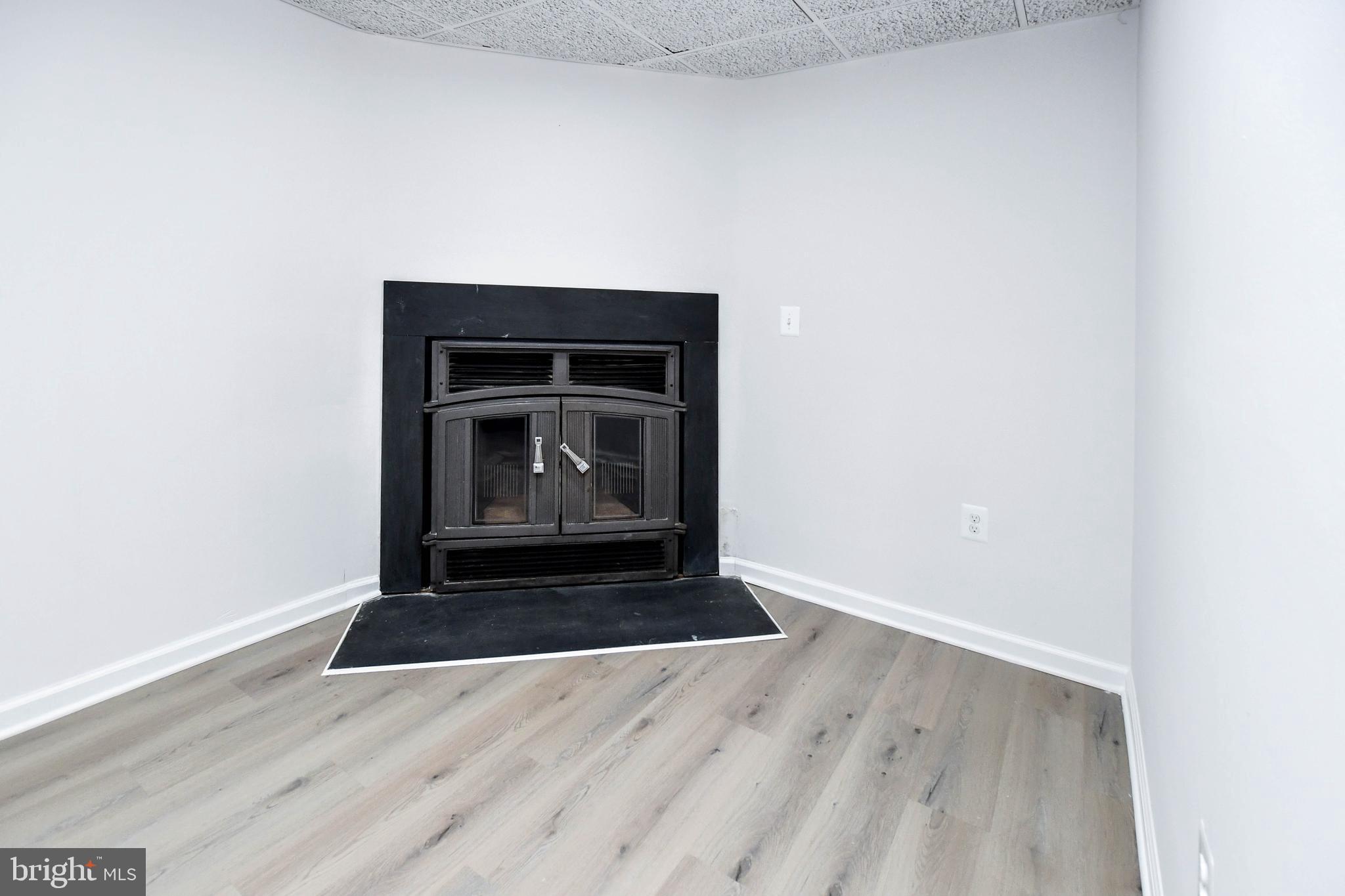 ASBURY WOODS - Residential