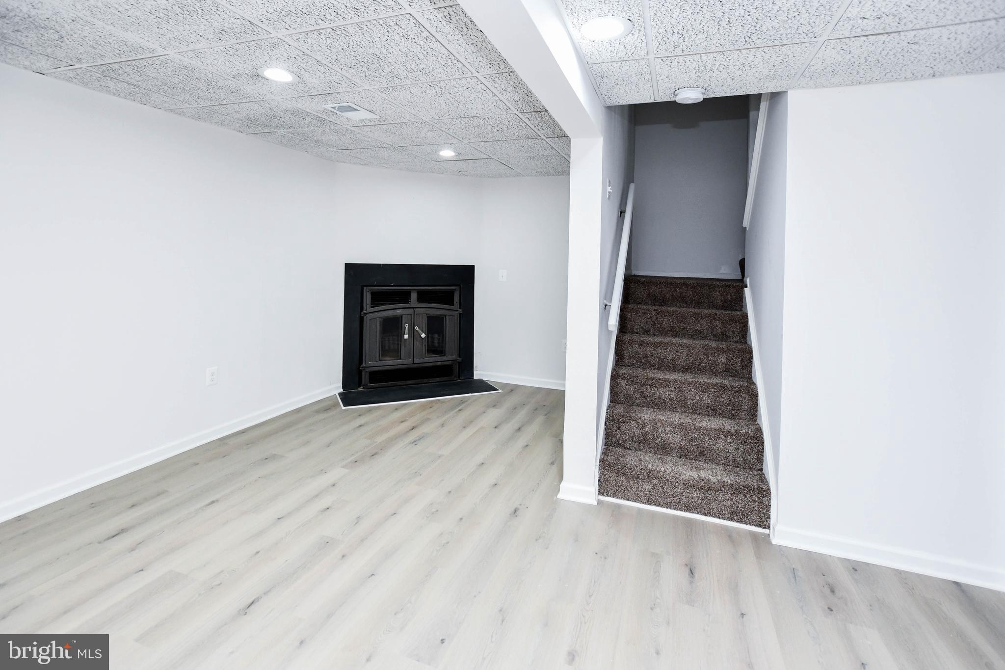 ASBURY WOODS - Residential