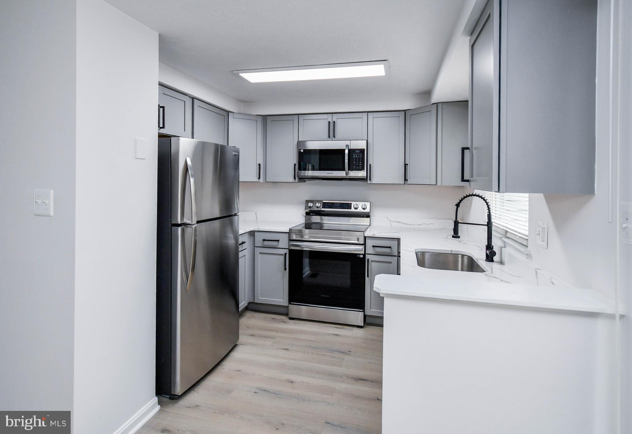 ASBURY WOODS - Residential