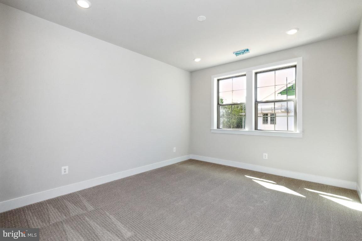 FAIRFAX LANDING - Residential