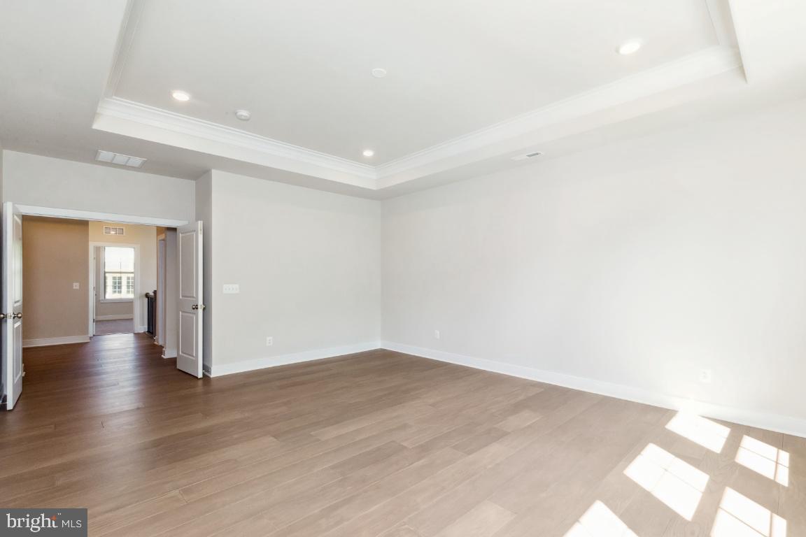 FAIRFAX LANDING - Residential