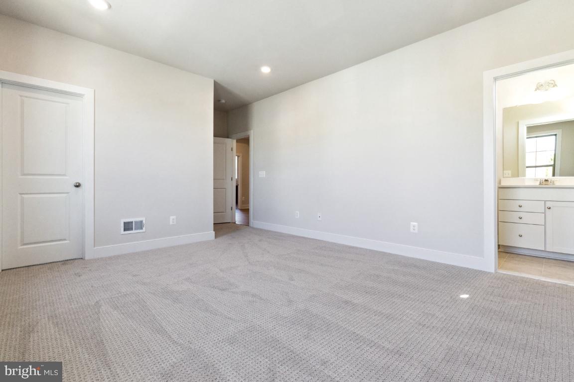 FAIRFAX LANDING - Residential