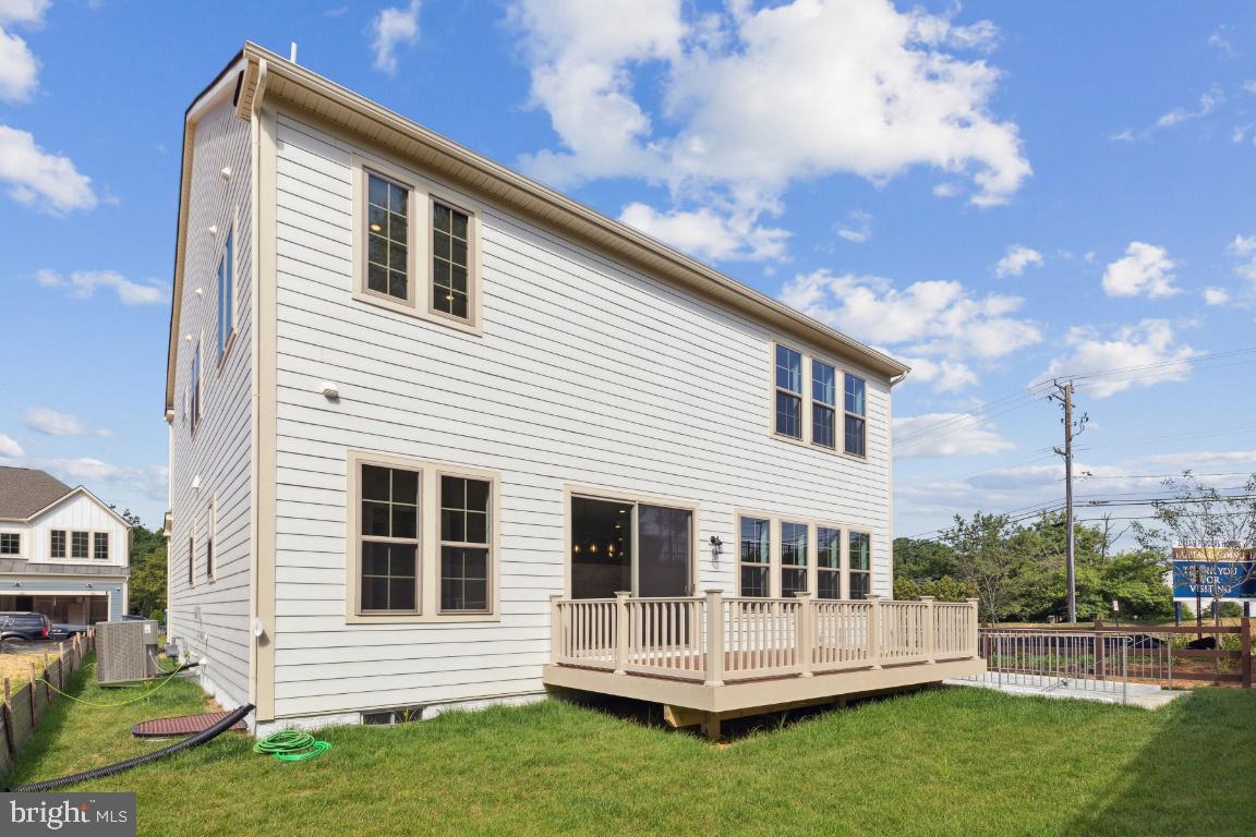 FAIRFAX LANDING - Residential