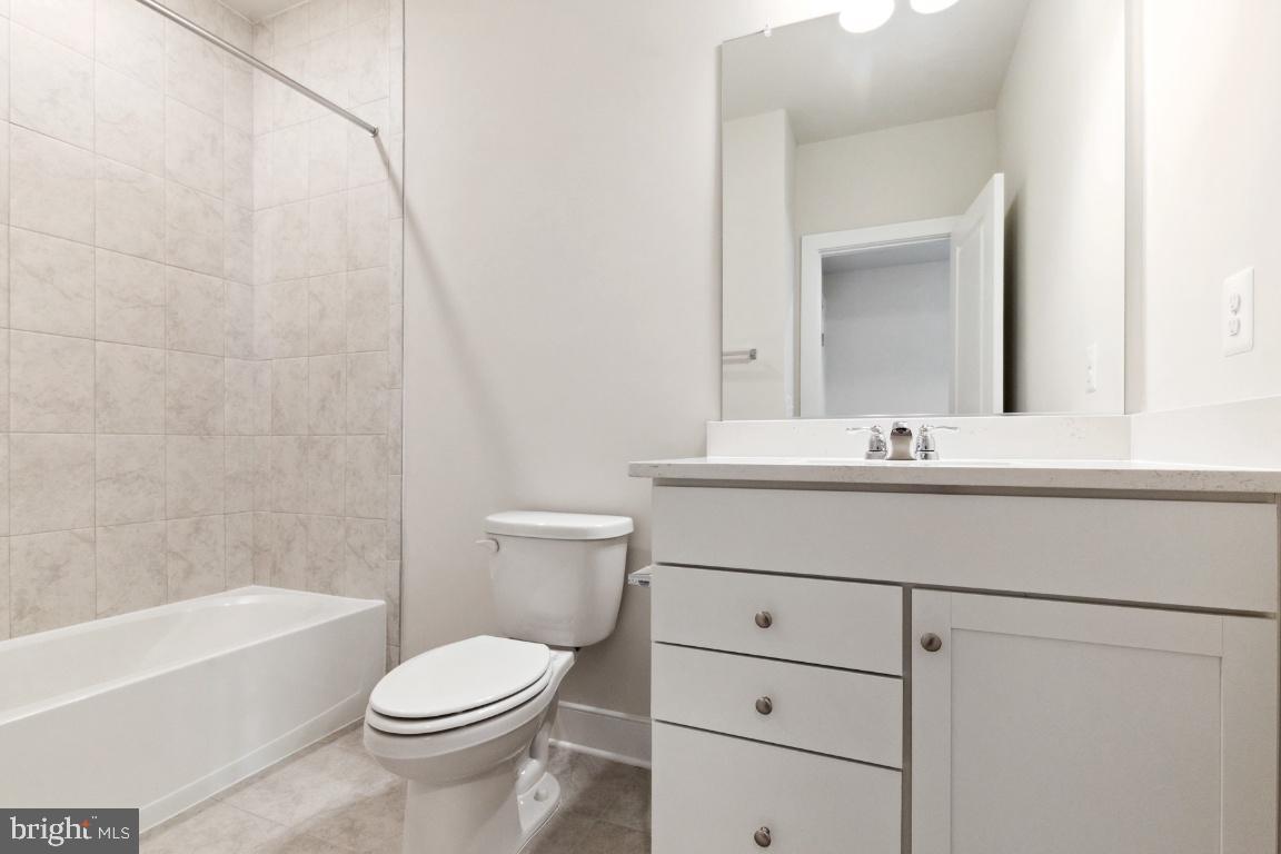 FAIRFAX LANDING - Residential