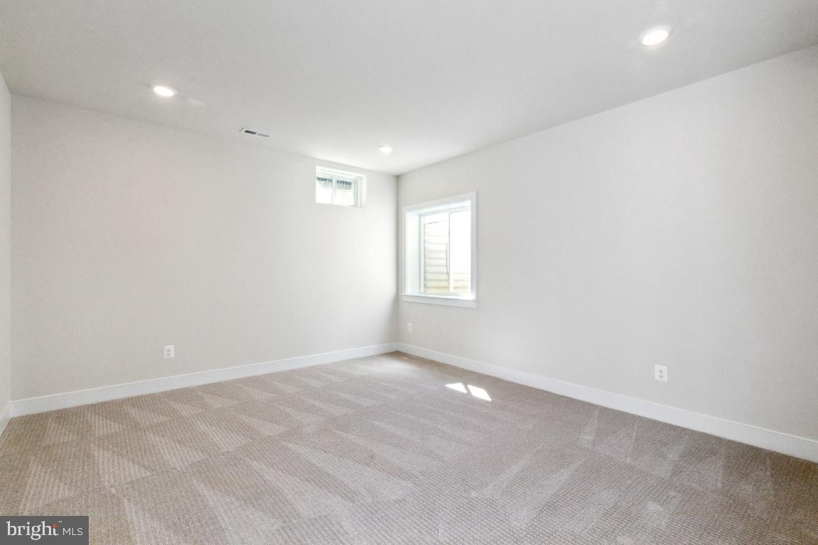 FAIRFAX LANDING - Residential