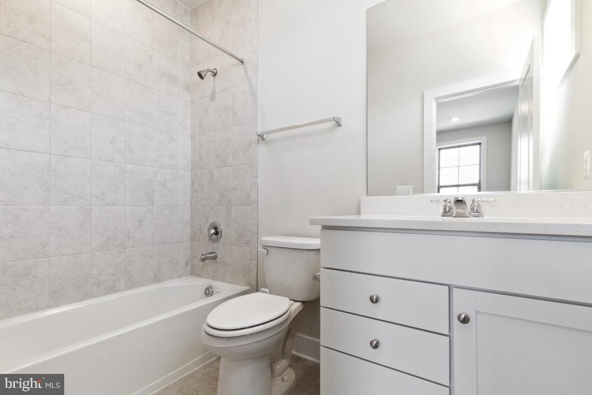 FAIRFAX LANDING - Residential