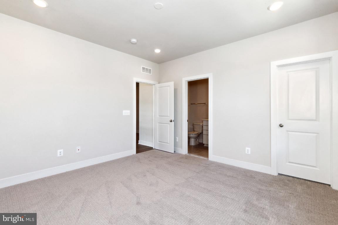 FAIRFAX LANDING - Residential