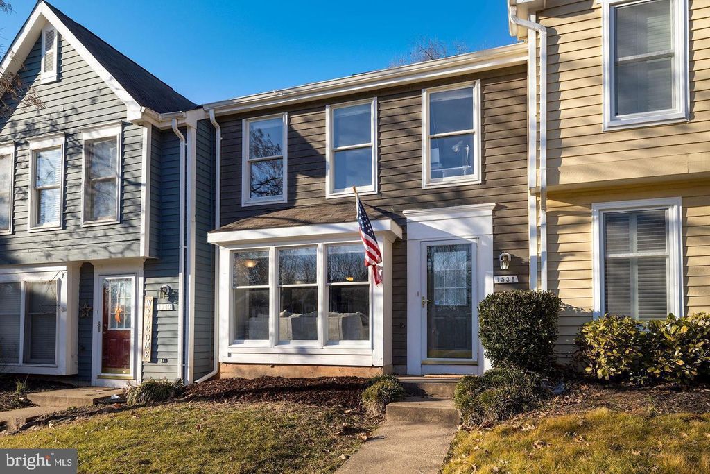 Photo of 1538 Twisted Oak Drive, RESTON, VA 20194 (MLS # VAFX2293776)