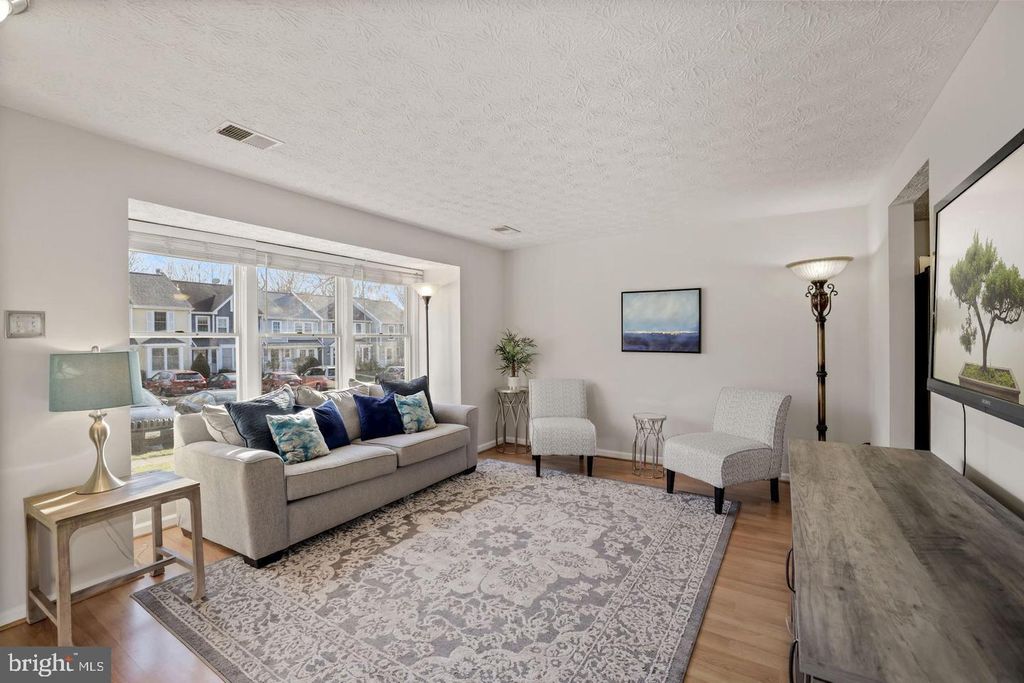 Photo of 1538 Twisted Oak Drive, RESTON, VA 20194 (MLS # VAFX2293776)