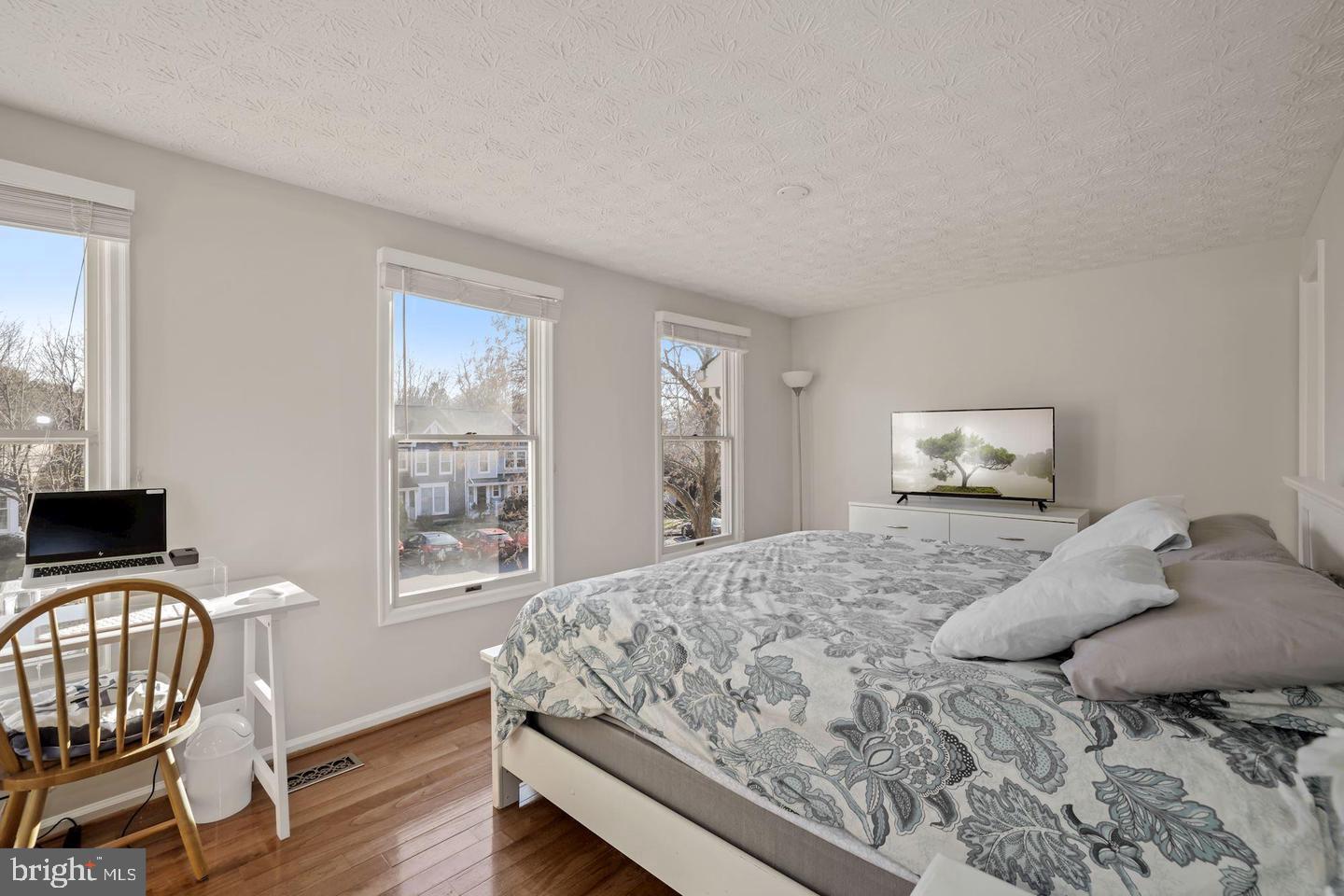 RESTON - Residential