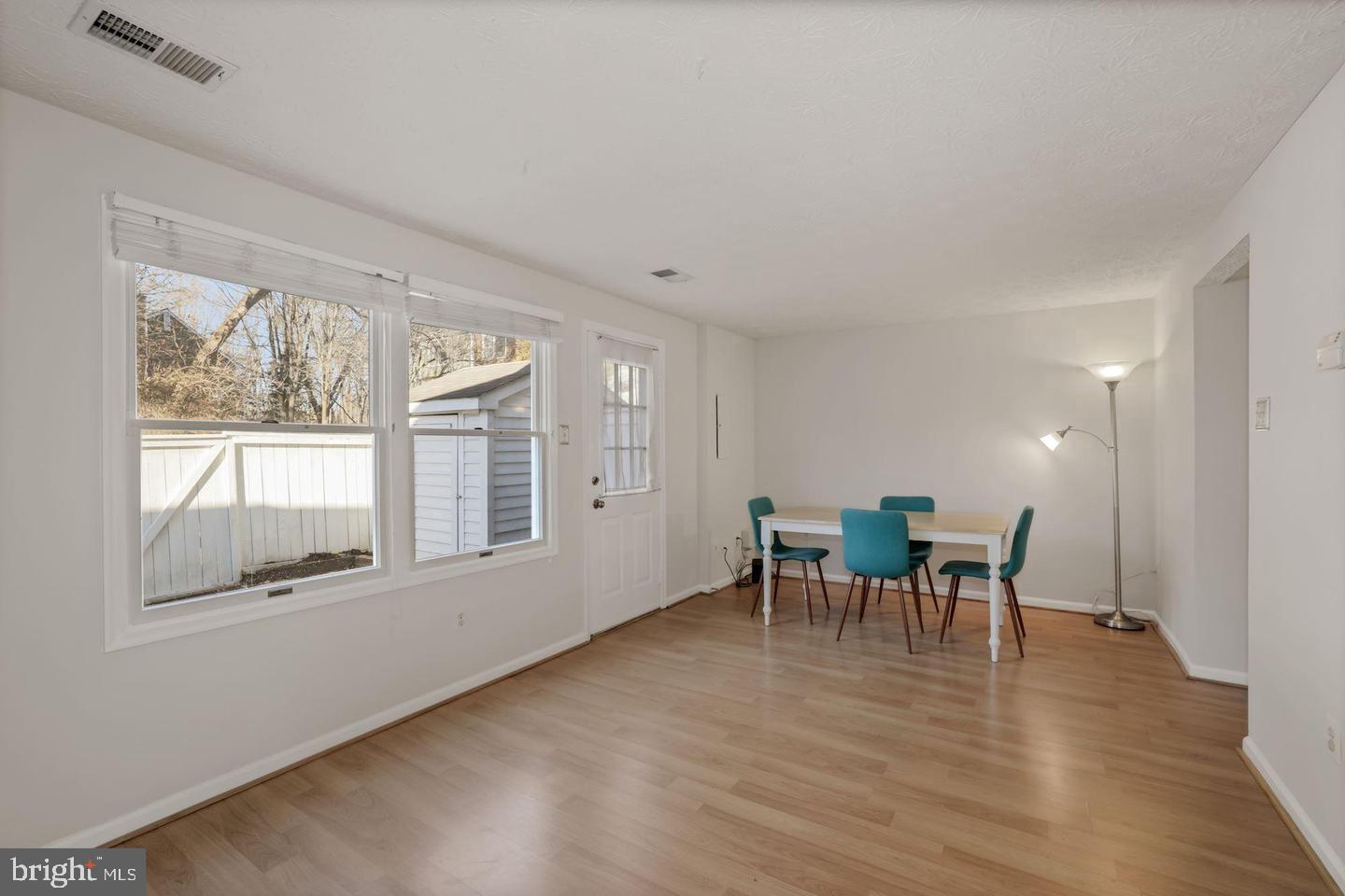 RESTON - Residential