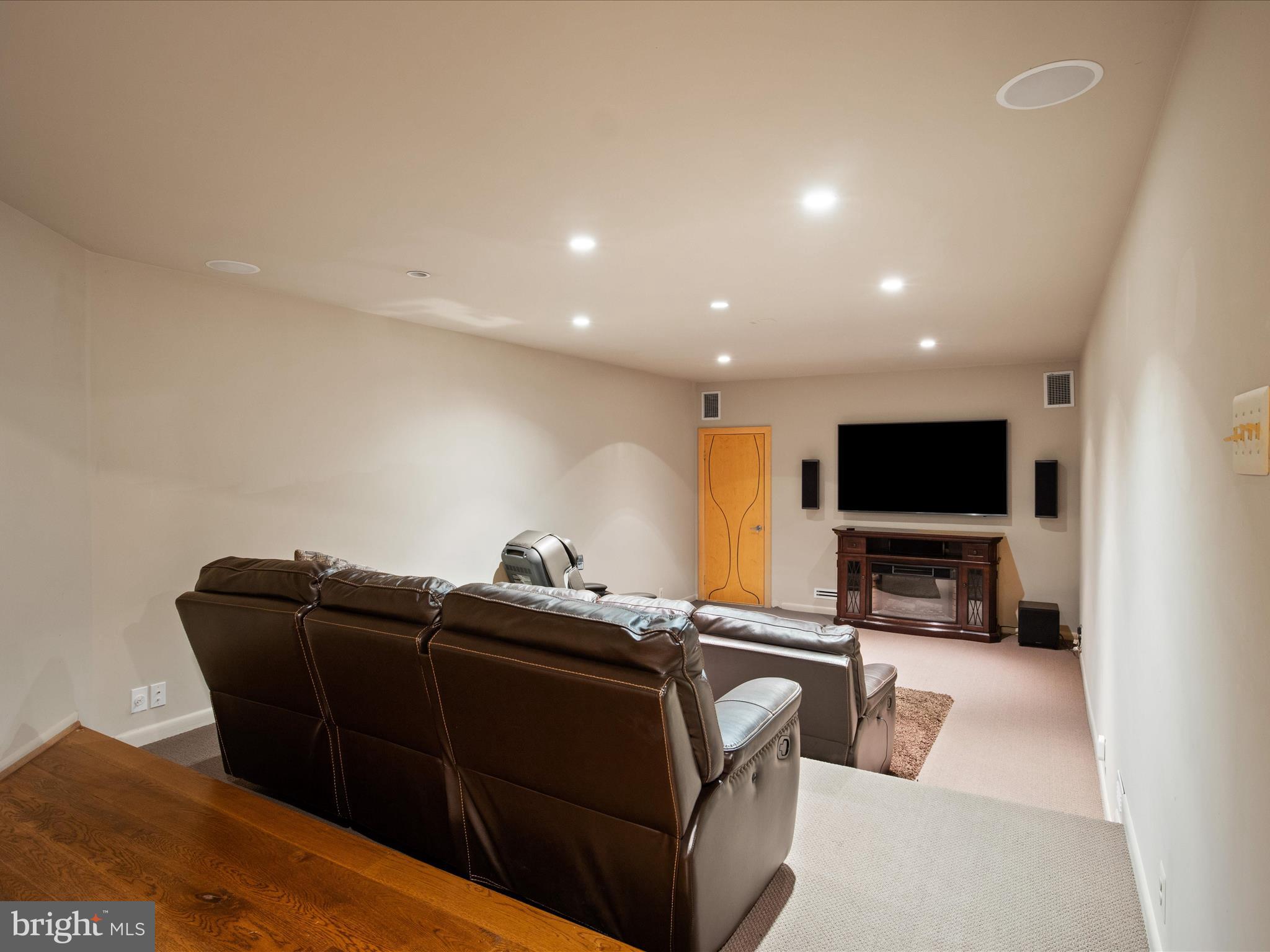 RESTON - Residential