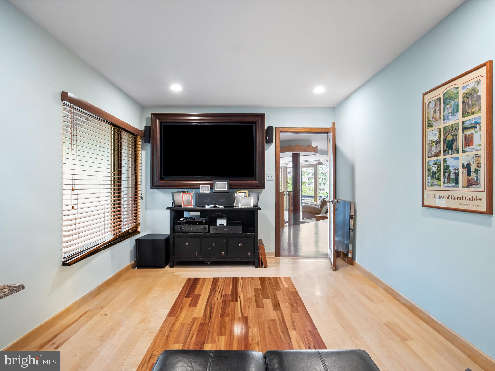 RESTON - Residential