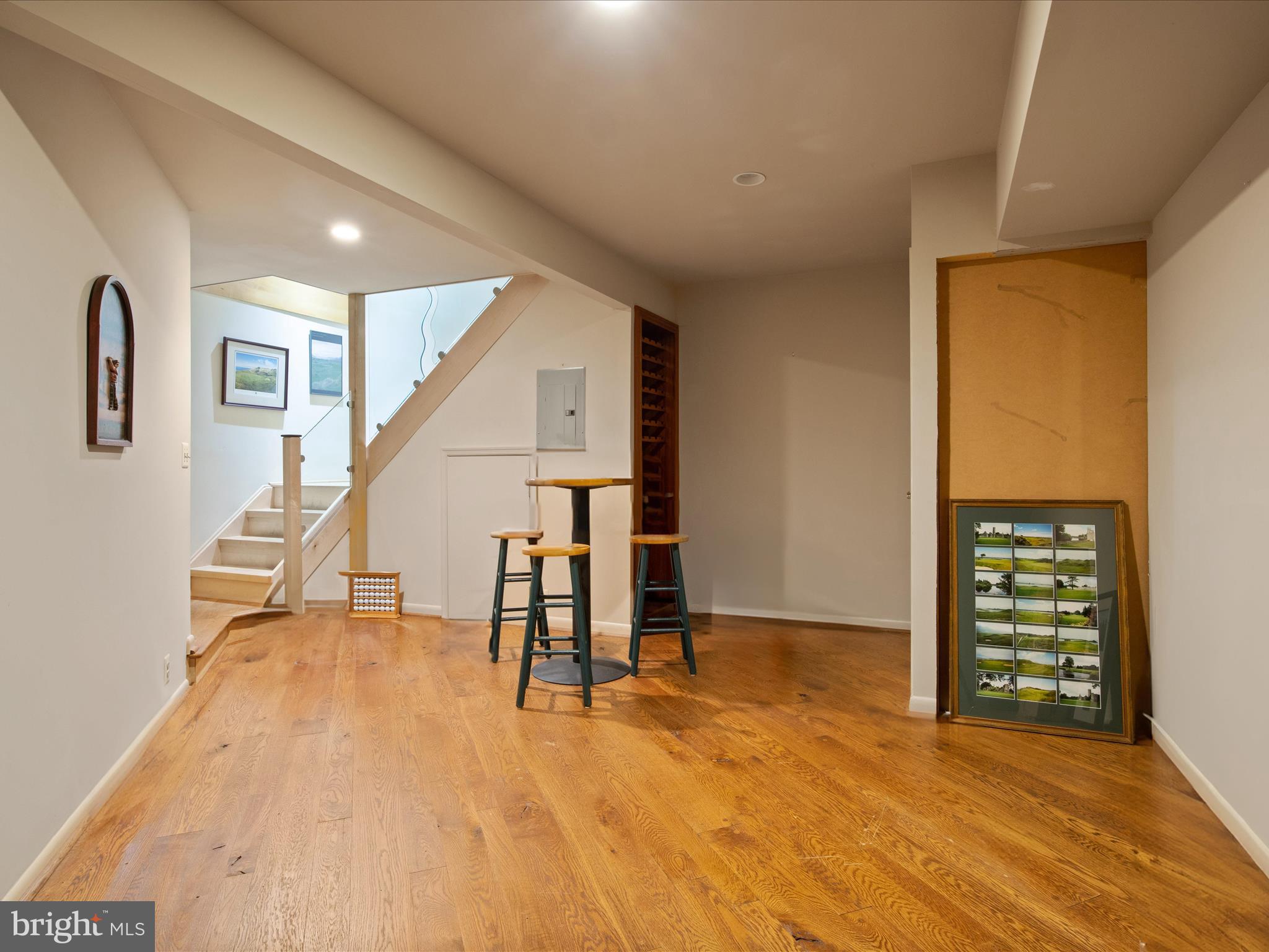 RESTON - Residential