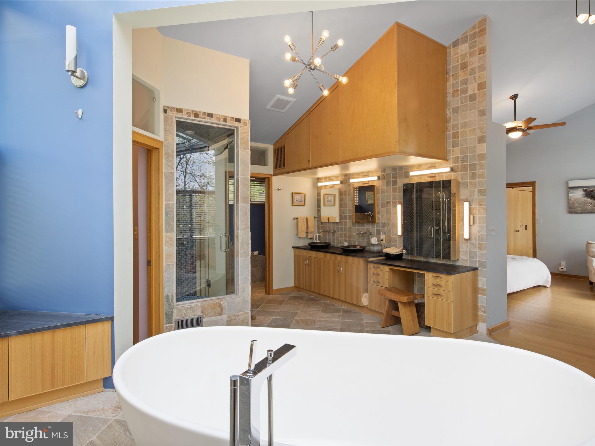 RESTON - Residential