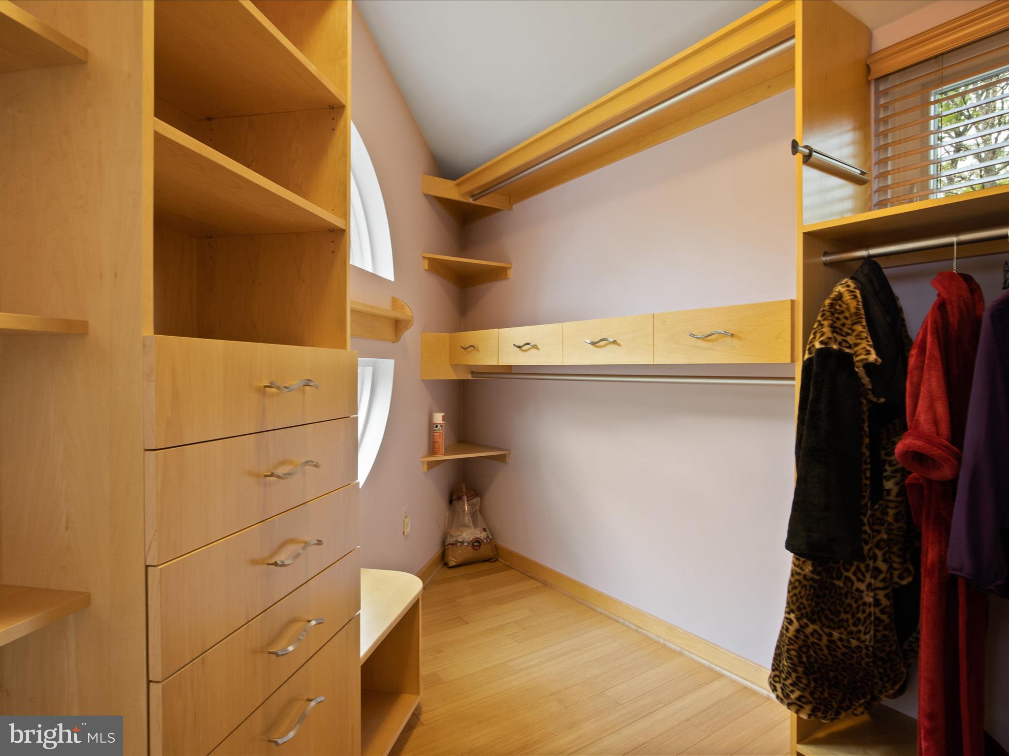 RESTON - Residential