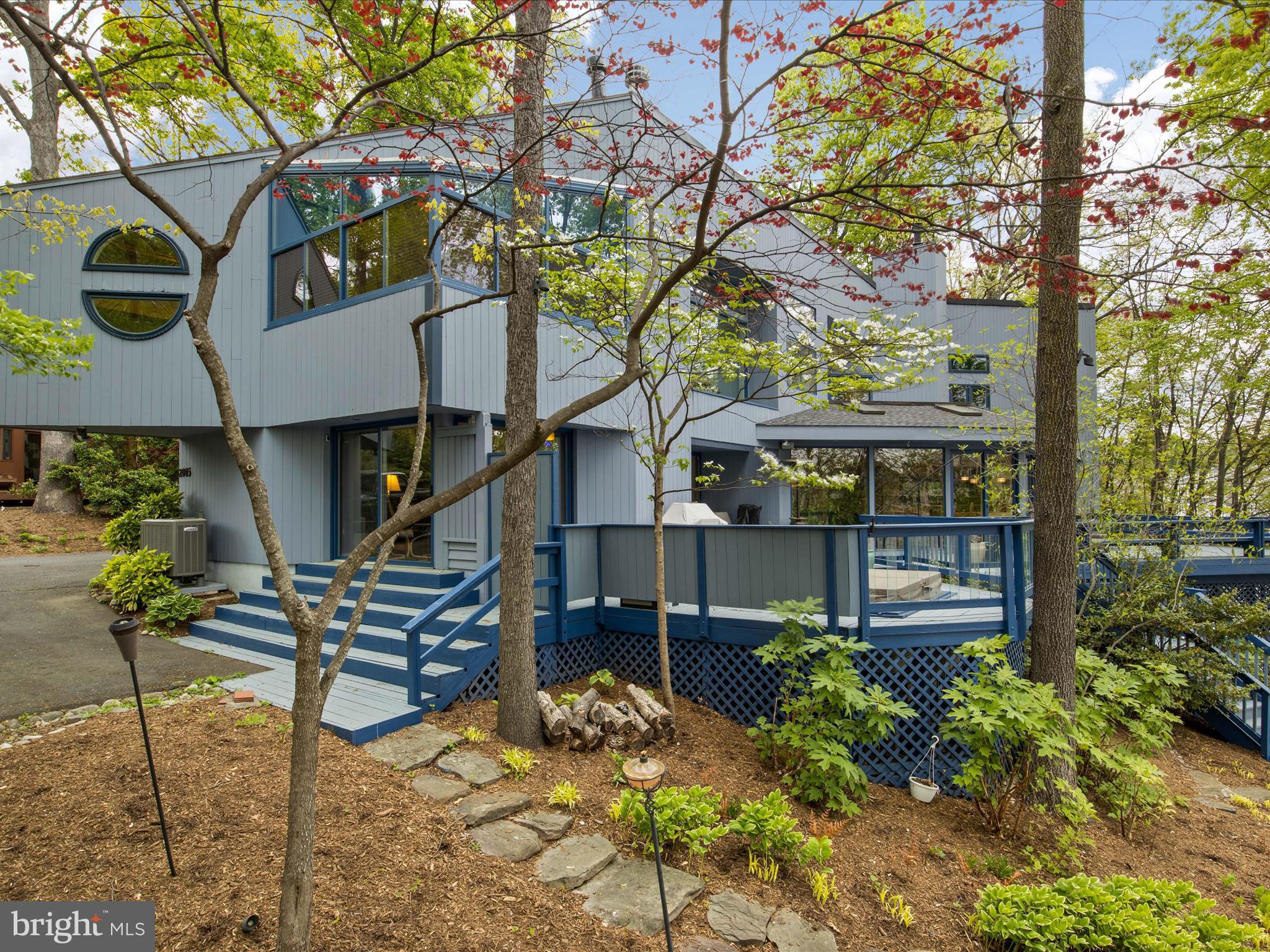 RESTON - Residential