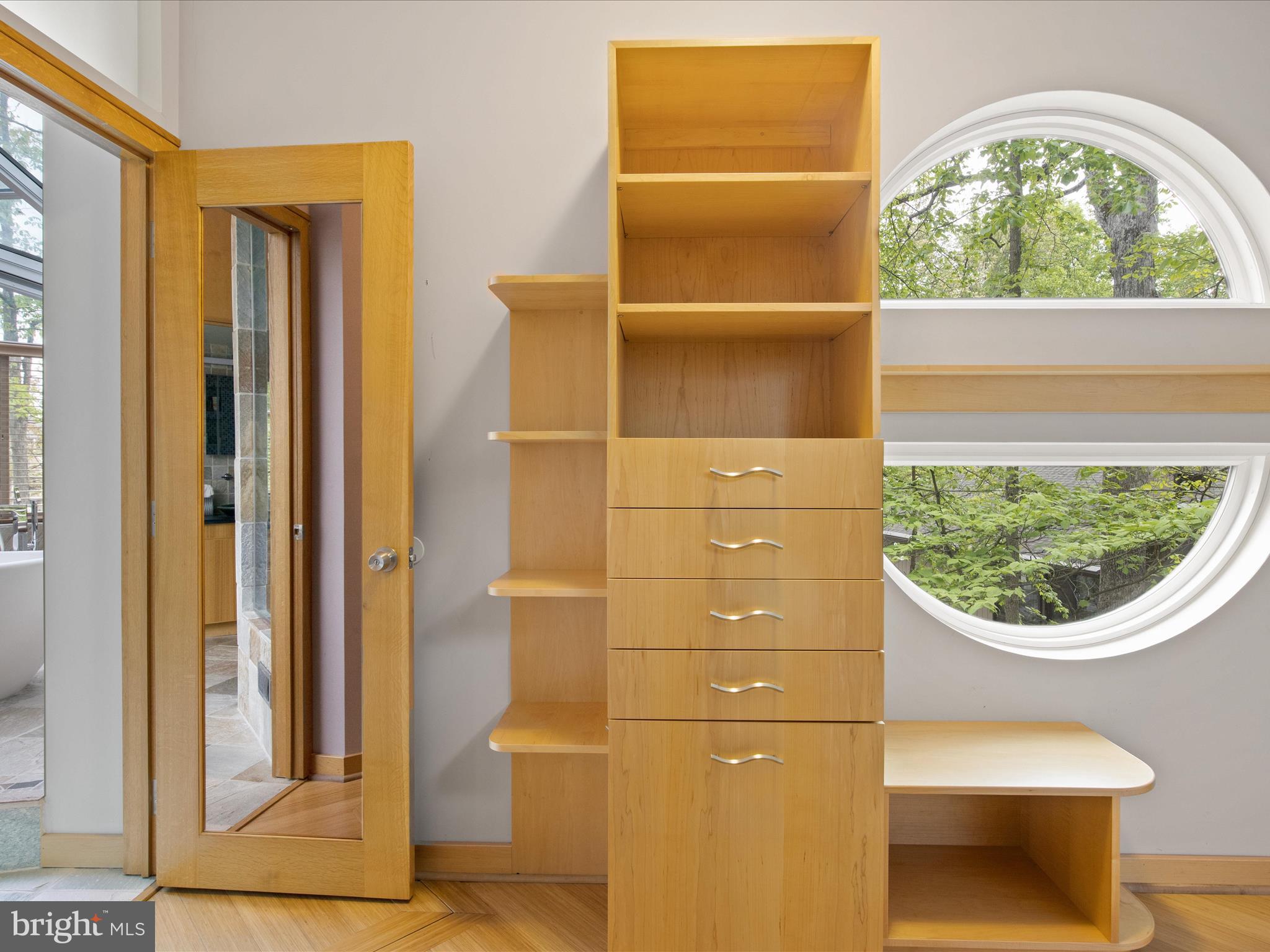 RESTON - Residential