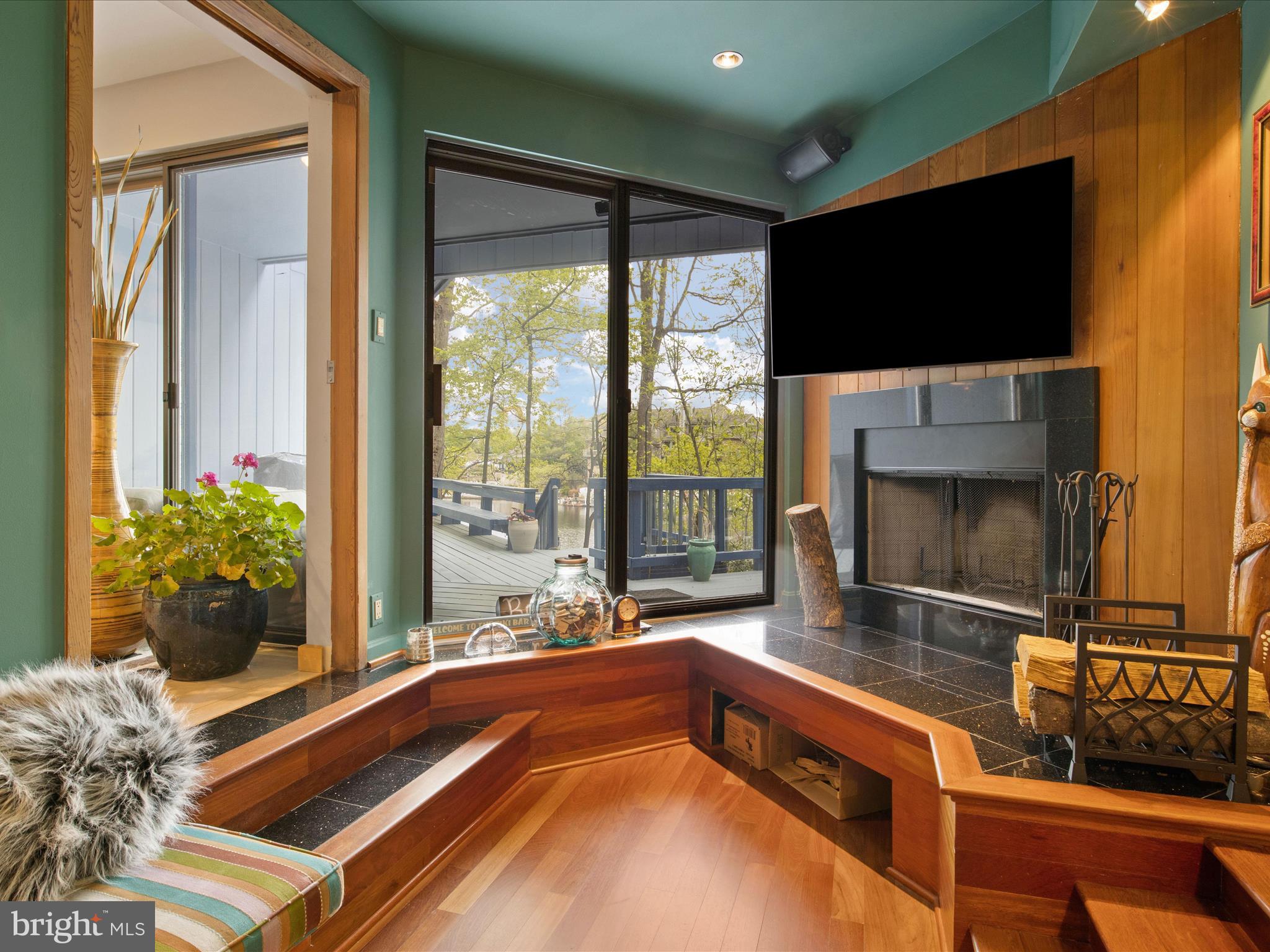 RESTON - Residential