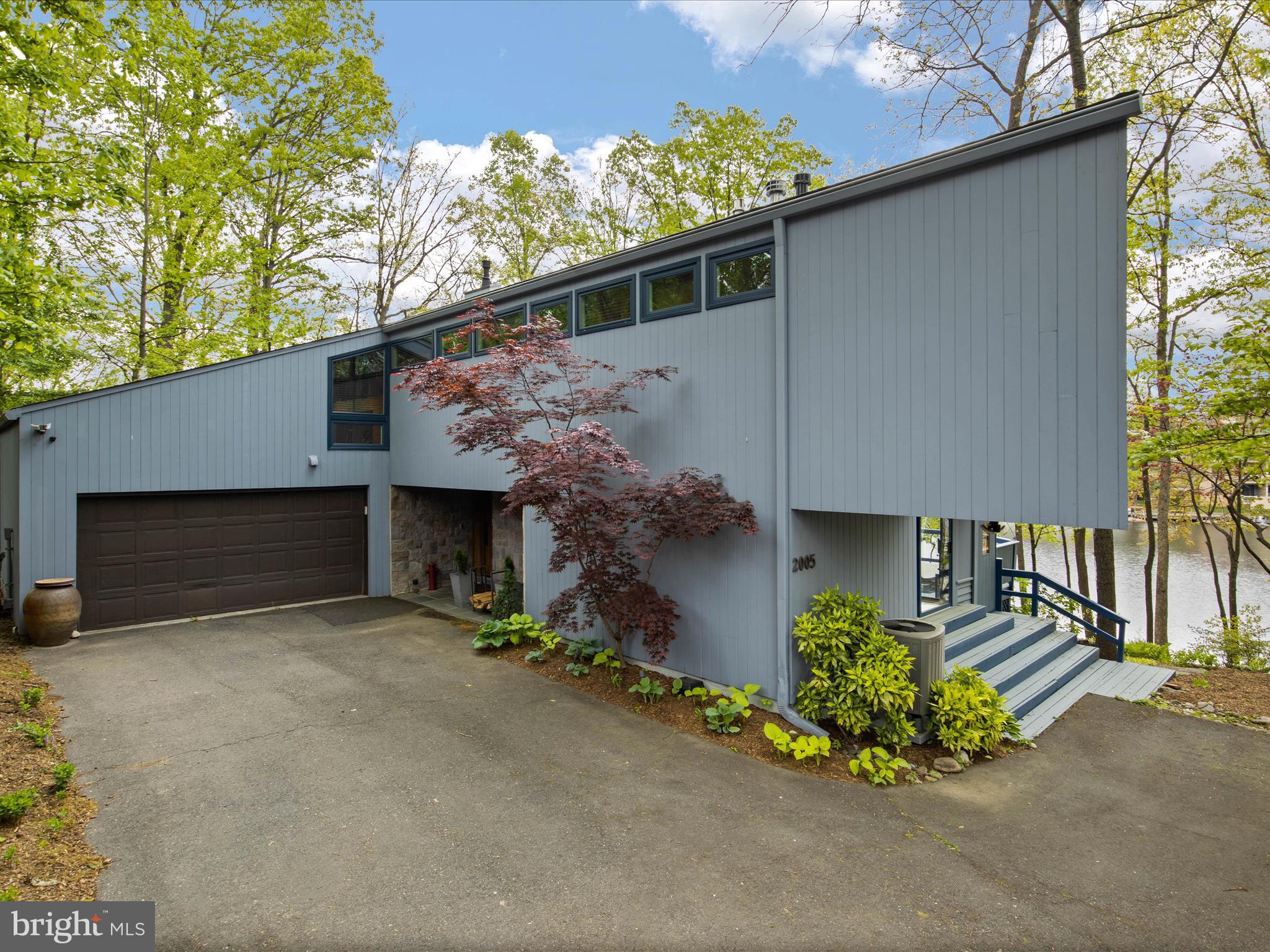 RESTON - Residential