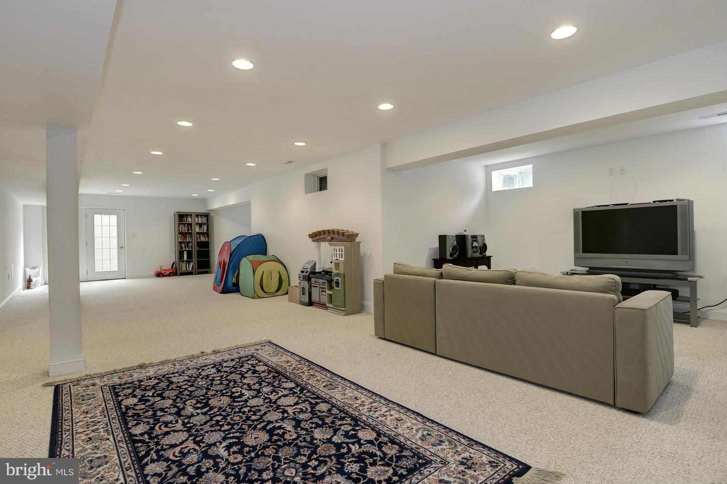 WEST LANGLEY - Residential