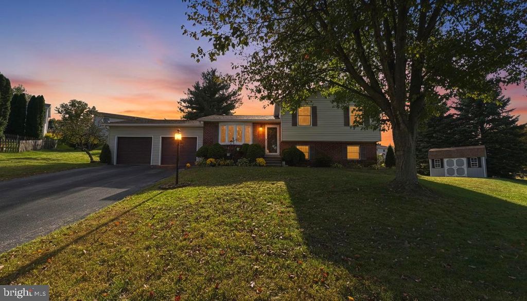 Photo of 27 Arlene Court, HANOVER, PA 17331 (MLS # PAYK2091544)