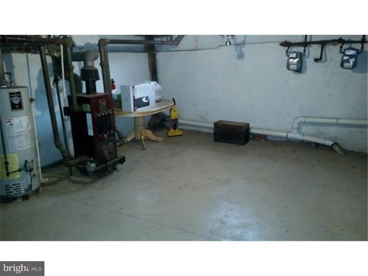 PORT RICHMOND - Residential Lease