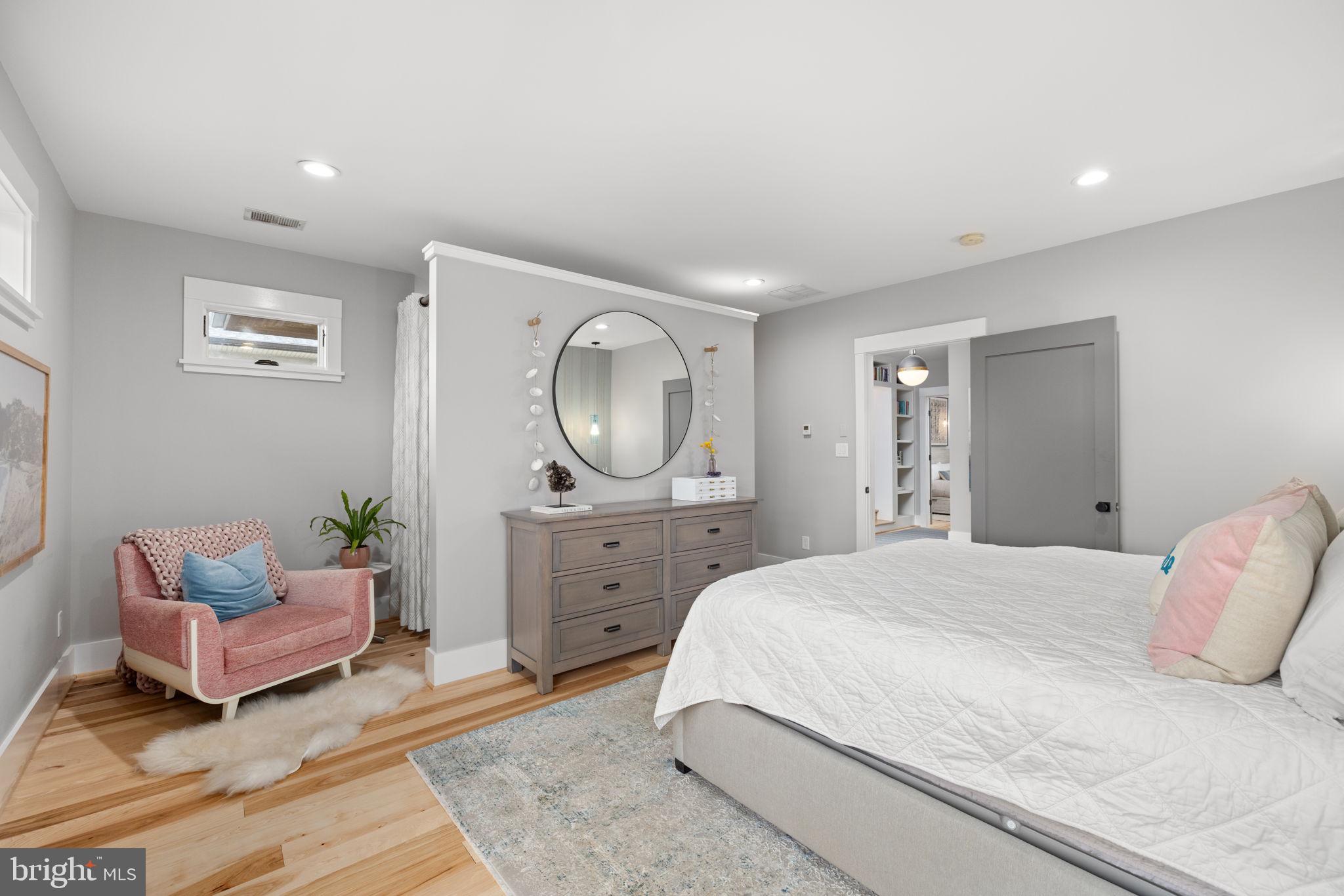 VIENNA WOODS - Residential