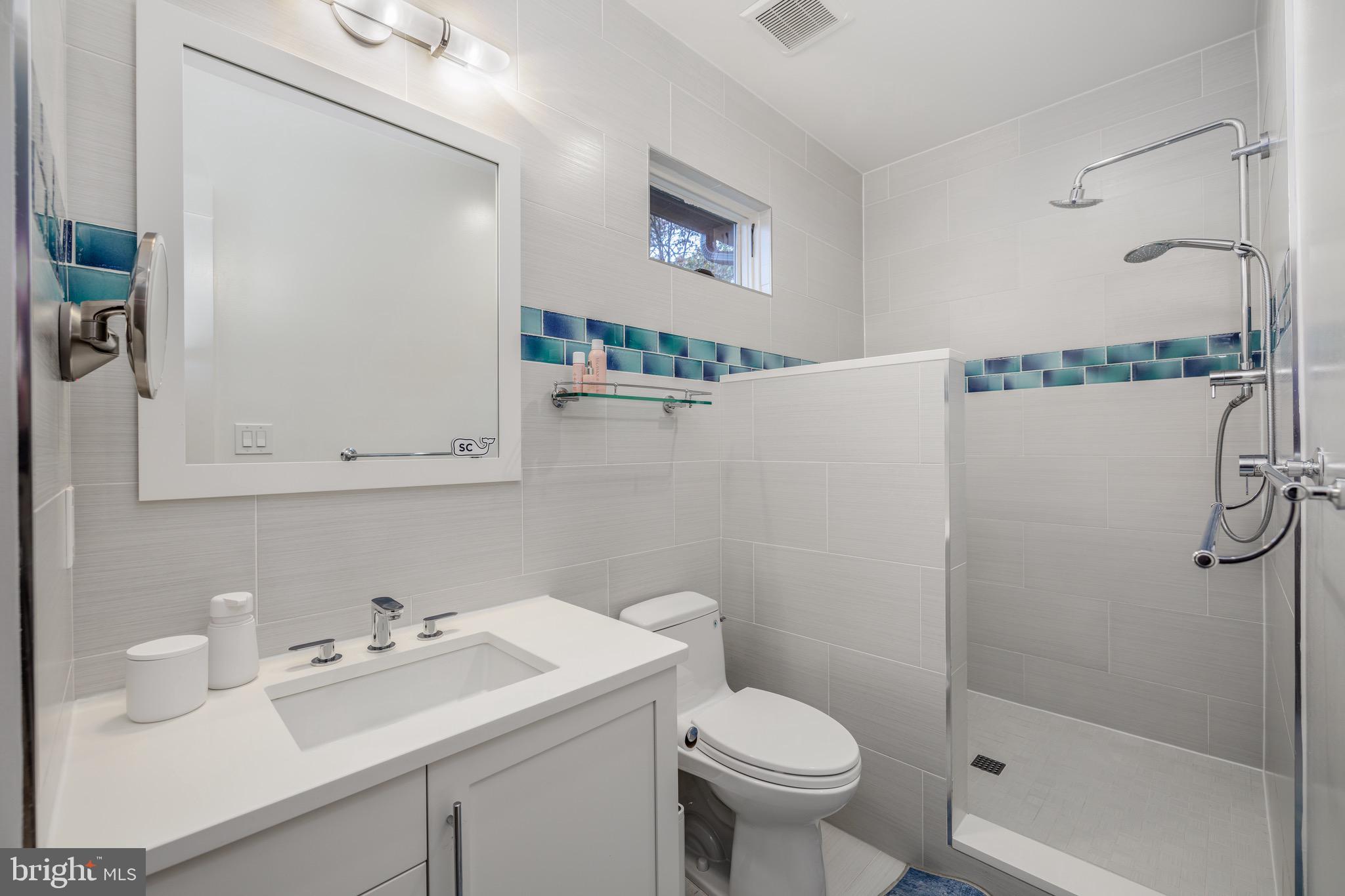 VIENNA WOODS - Residential