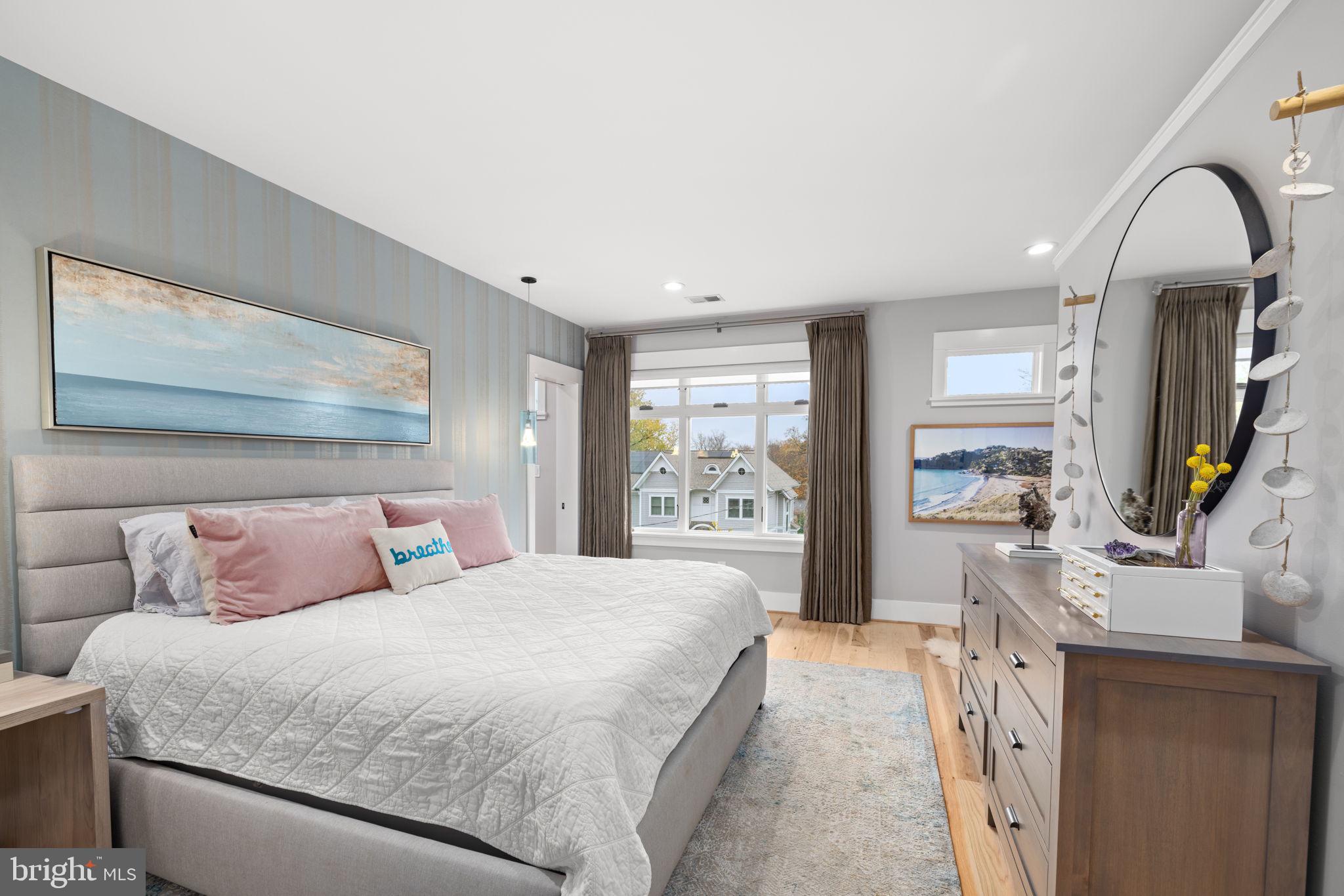 VIENNA WOODS - Residential