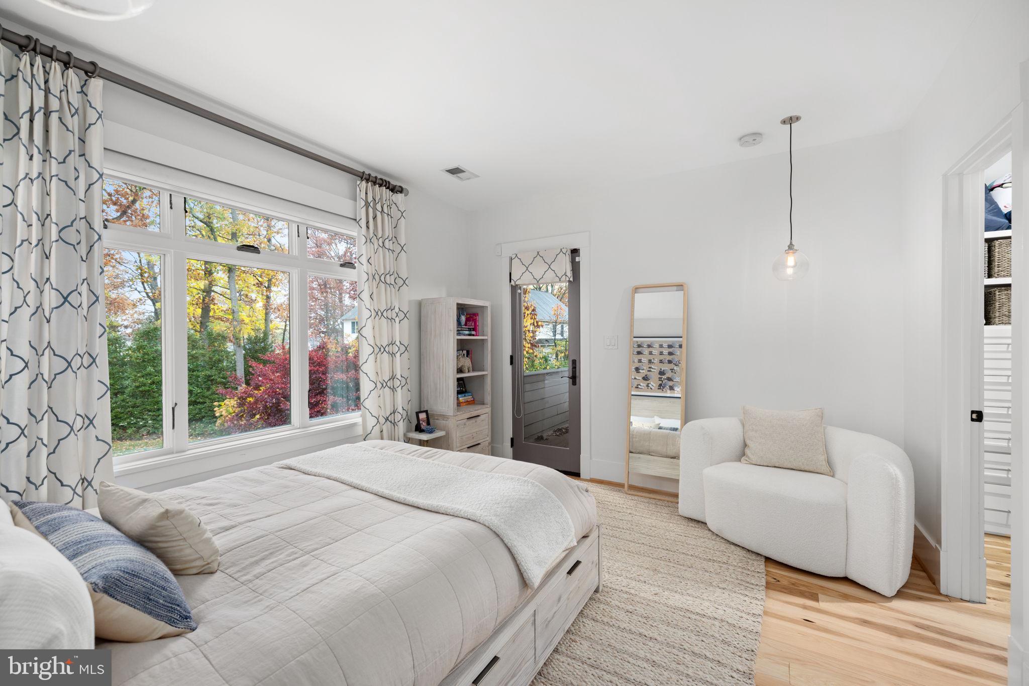 VIENNA WOODS - Residential