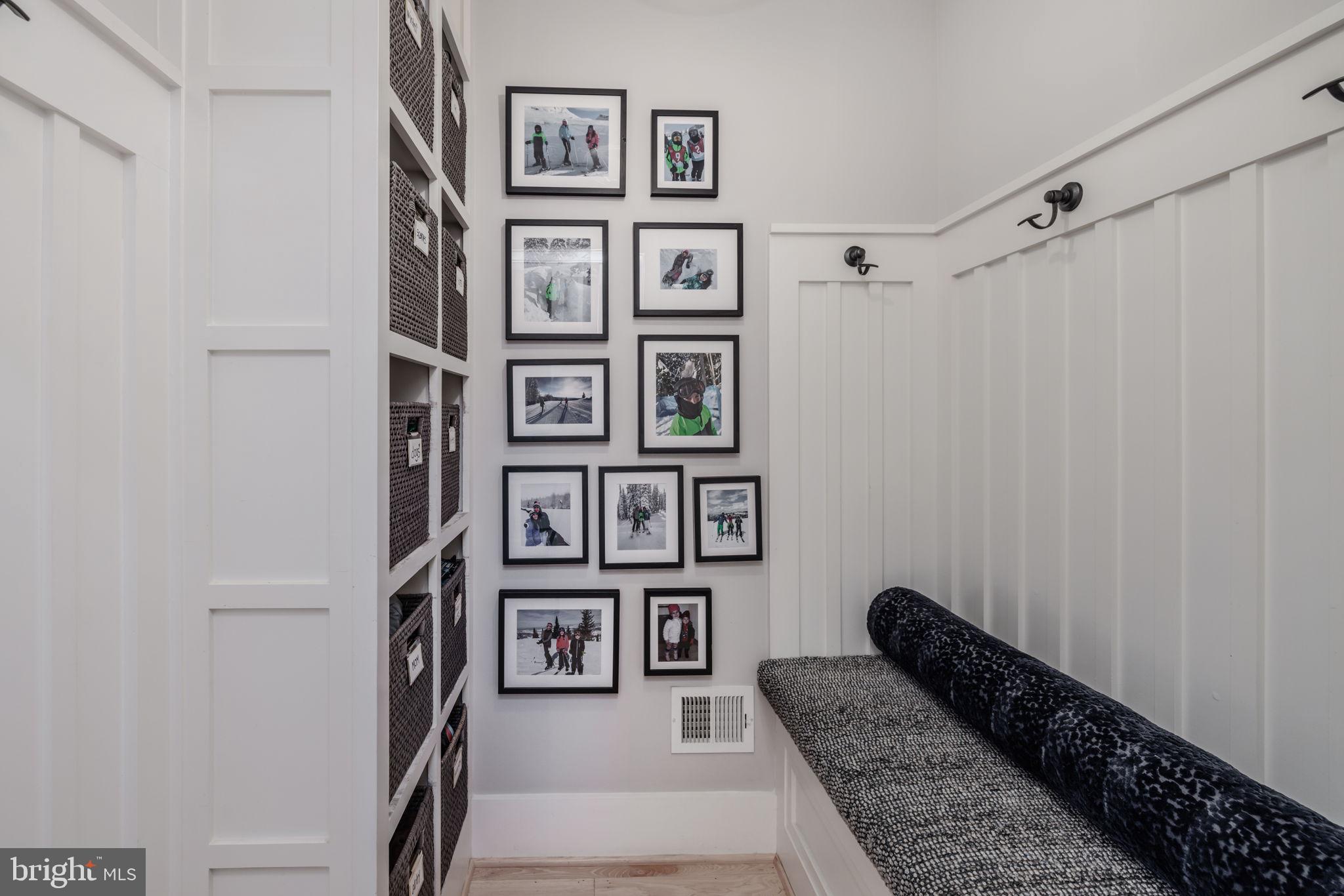 VIENNA WOODS - Residential