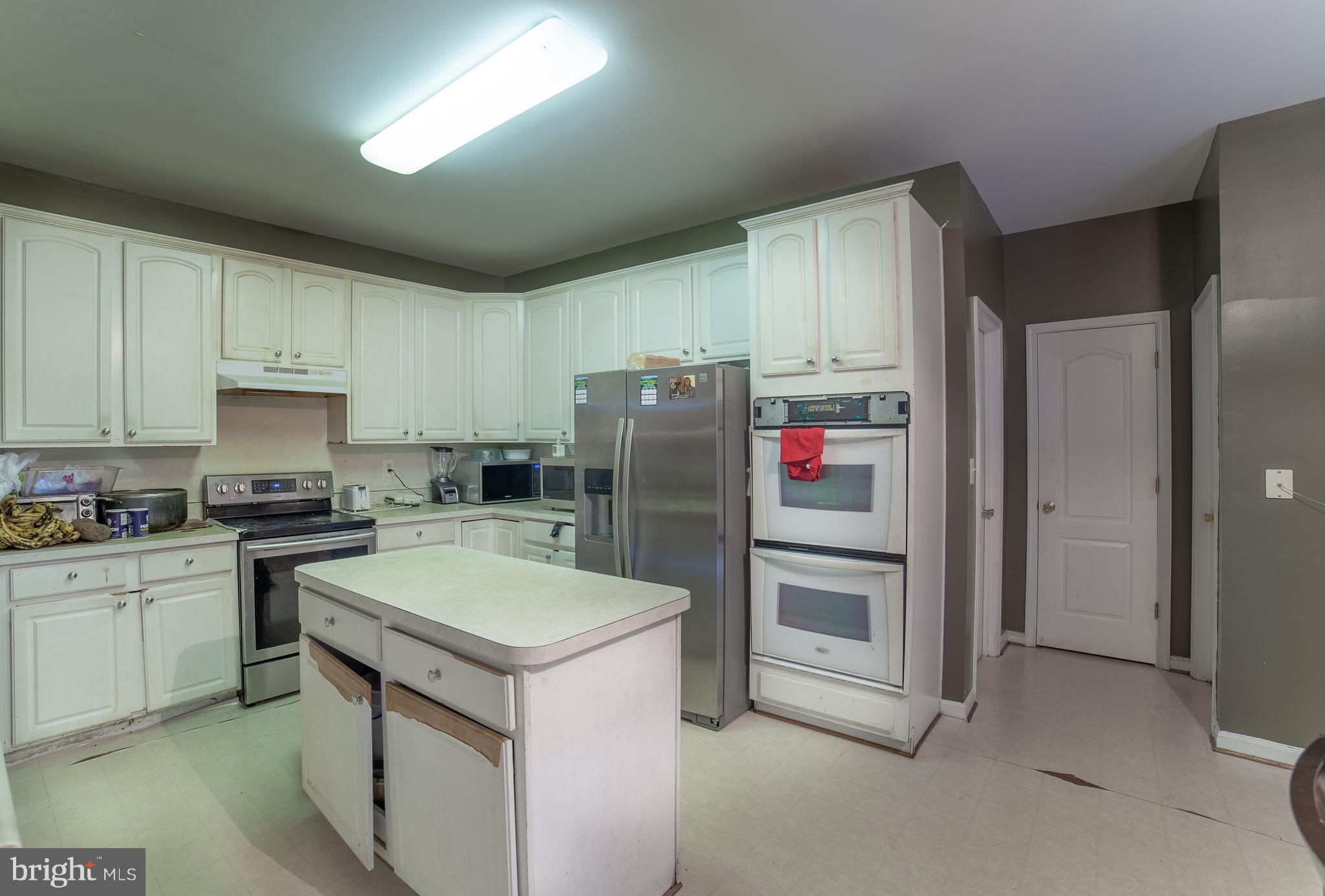 ROLLING OAKS - Residential